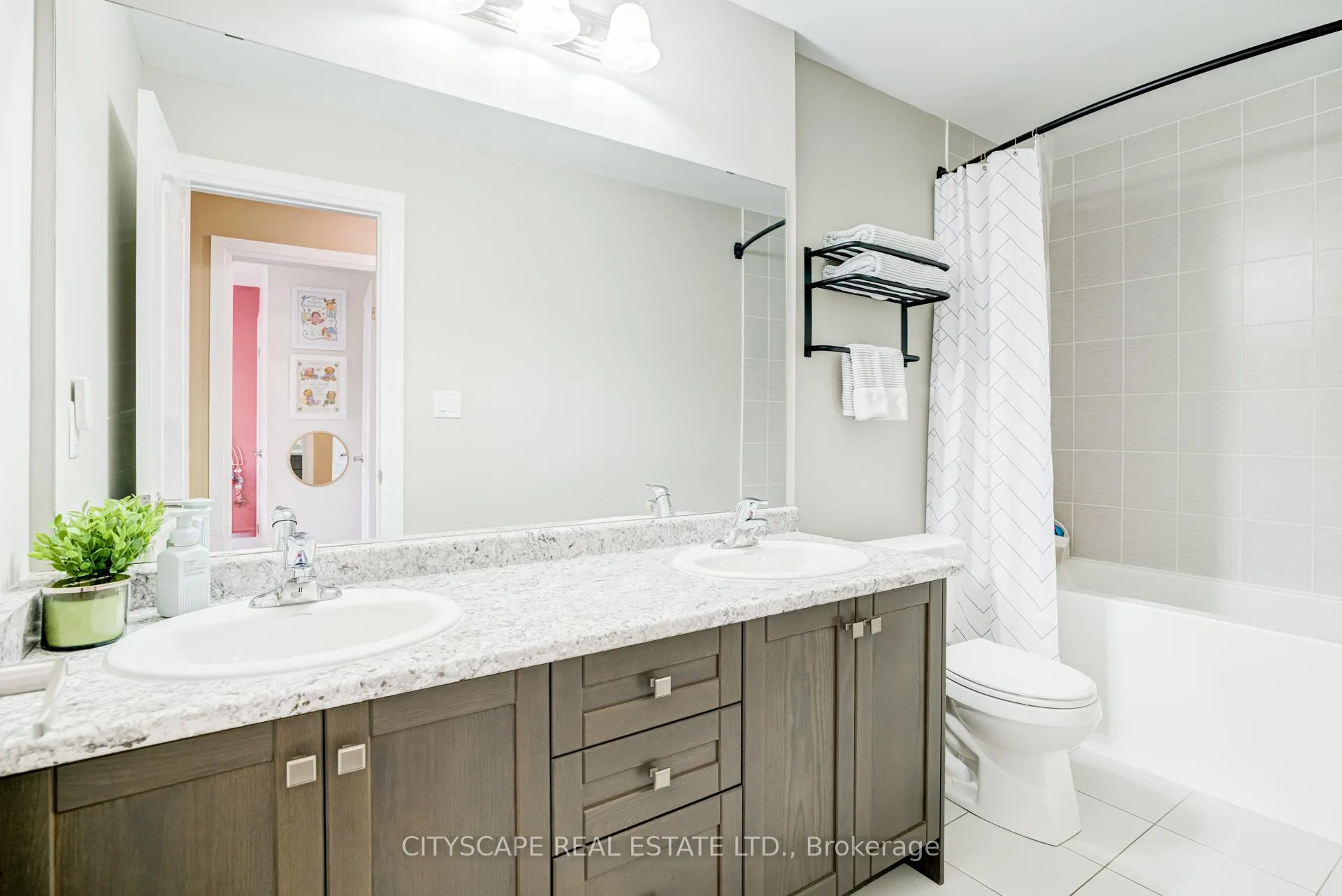Photo 26 of 13 Porter Drive, Orangeville — HOMEH