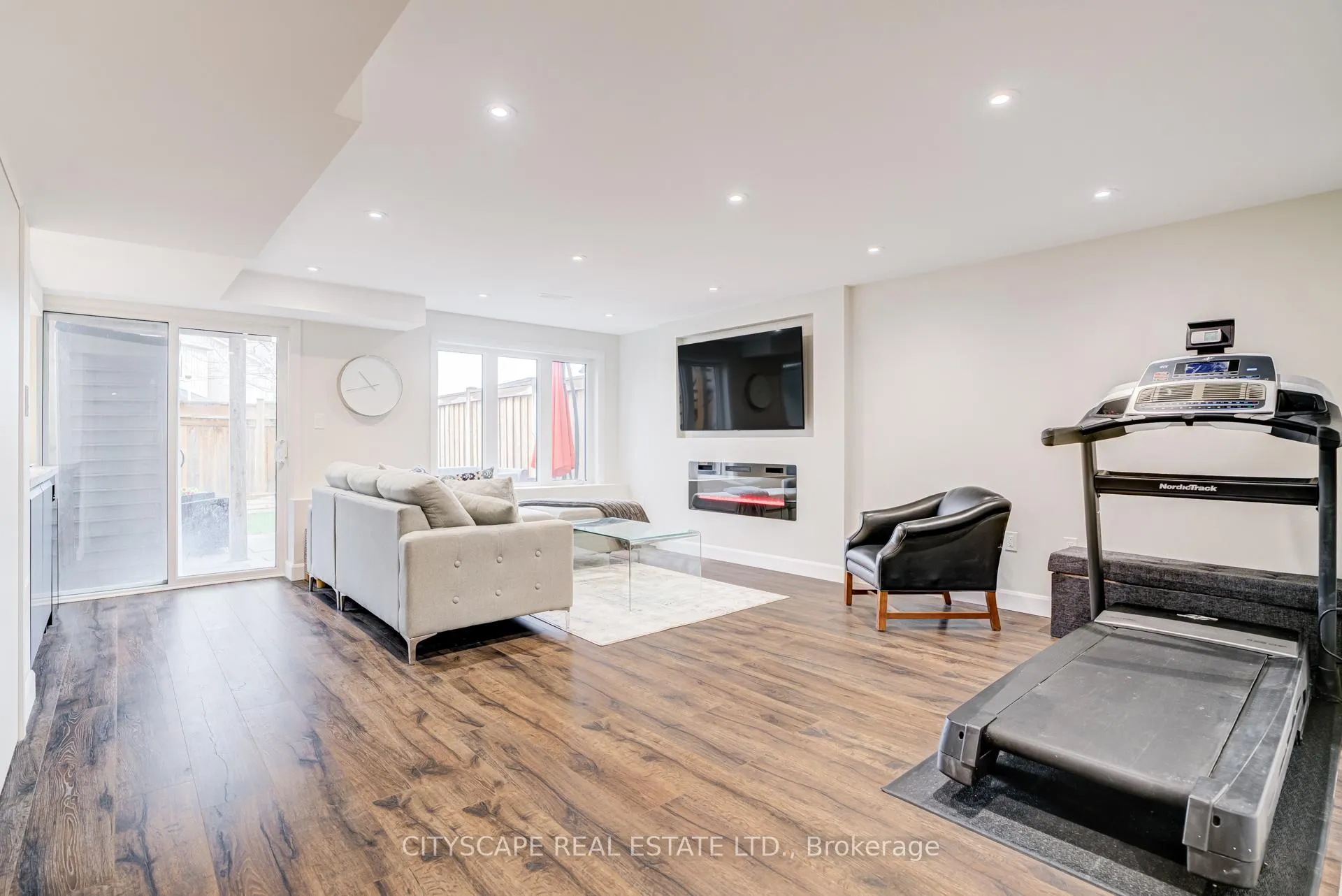 Photo 29 of 13 Porter Drive, Orangeville — HOMEH
