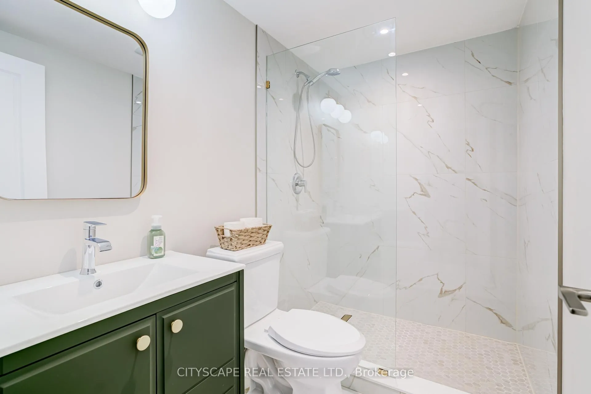 Photo 32 of 13 Porter Drive, Orangeville — HOMEH
