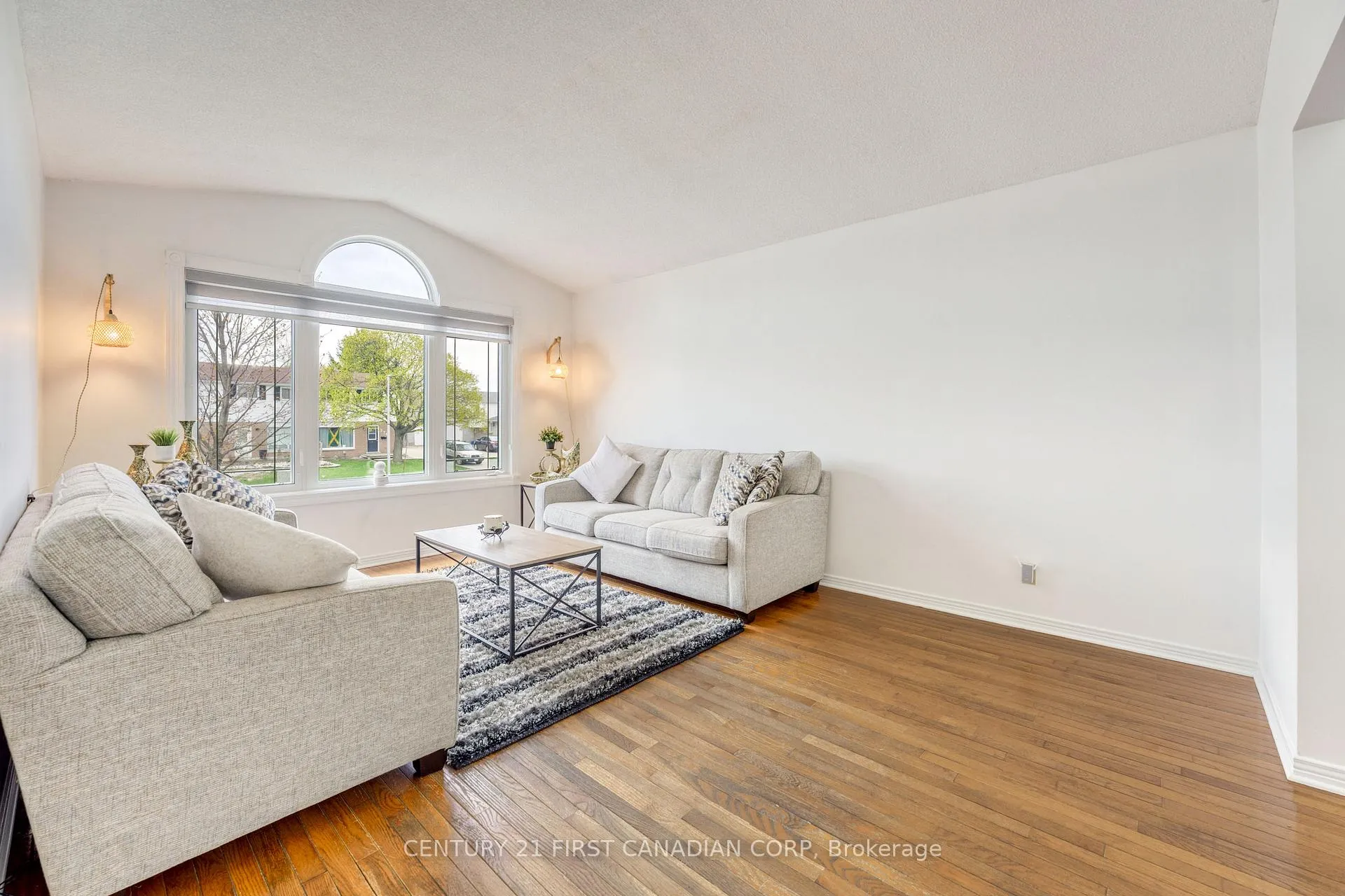Photo 5 of 375 Trudeau Drive, Sarnia — HOMEH