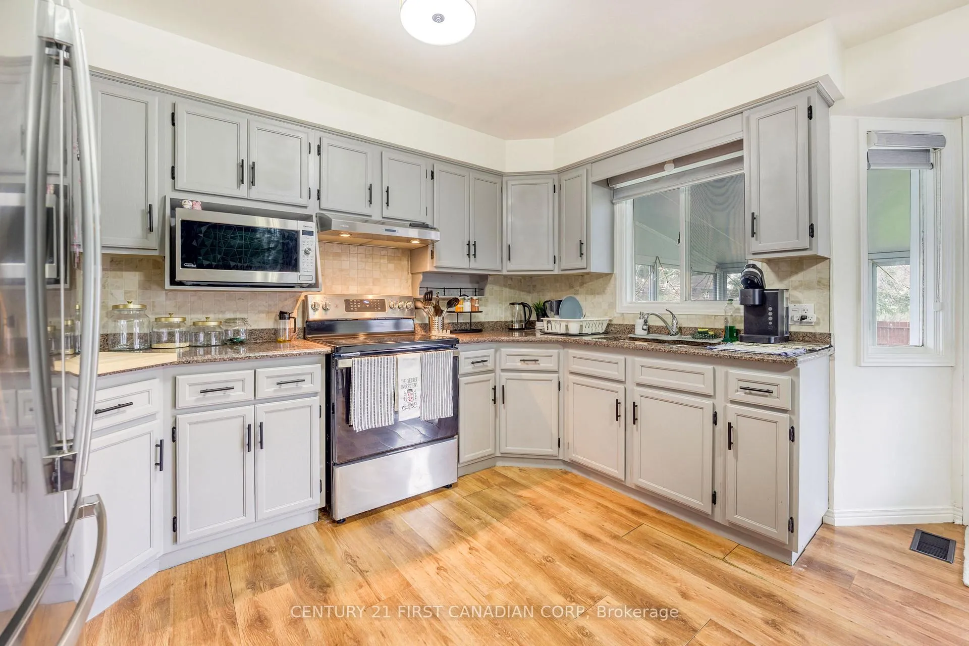 Photo 10 of 375 Trudeau Drive, Sarnia — HOMEH