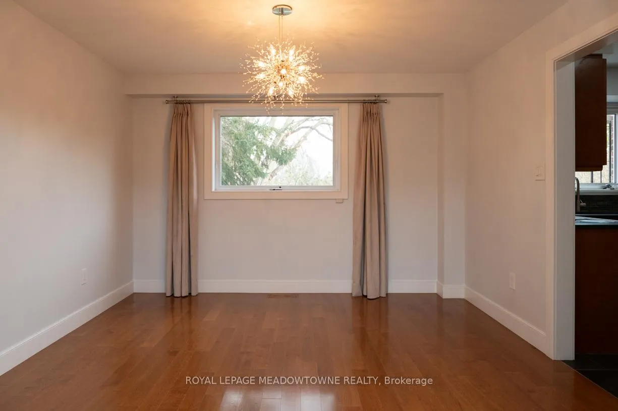 Photo 7 of 1435 Petrie Way, Mississauga, Clarkson — HOMEH