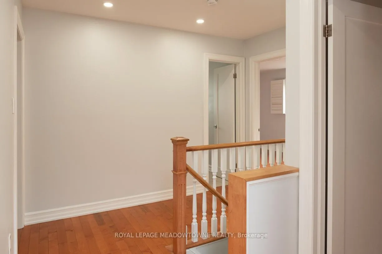Photo 24 of 1435 Petrie Way, Mississauga, Clarkson — HOMEH