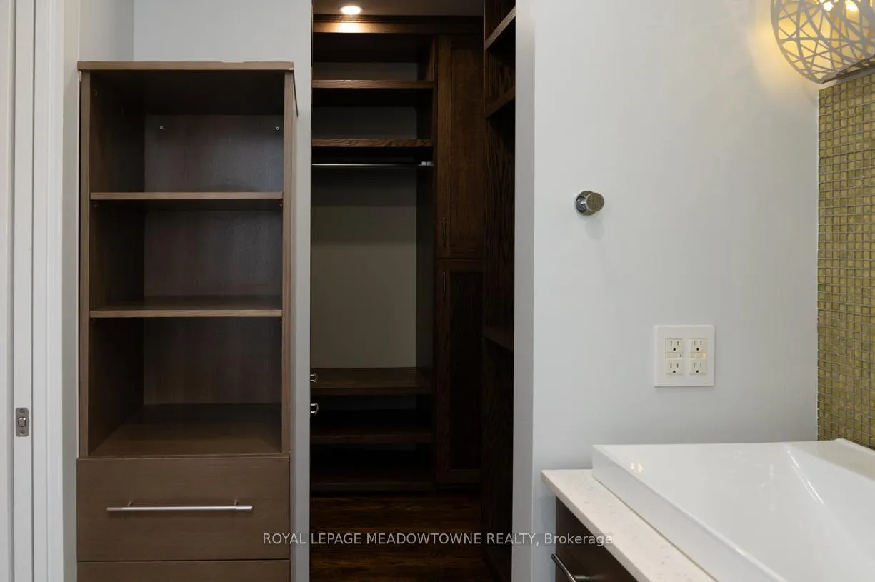 Photo 26 of 1435 Petrie Way, Mississauga, Clarkson — HOMEH