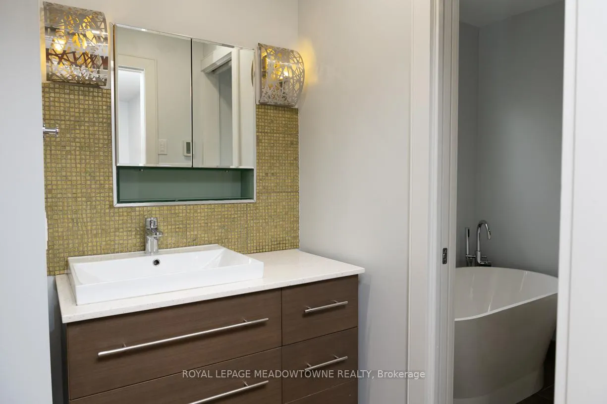 Photo 28 of 1435 Petrie Way, Mississauga, Clarkson — HOMEH