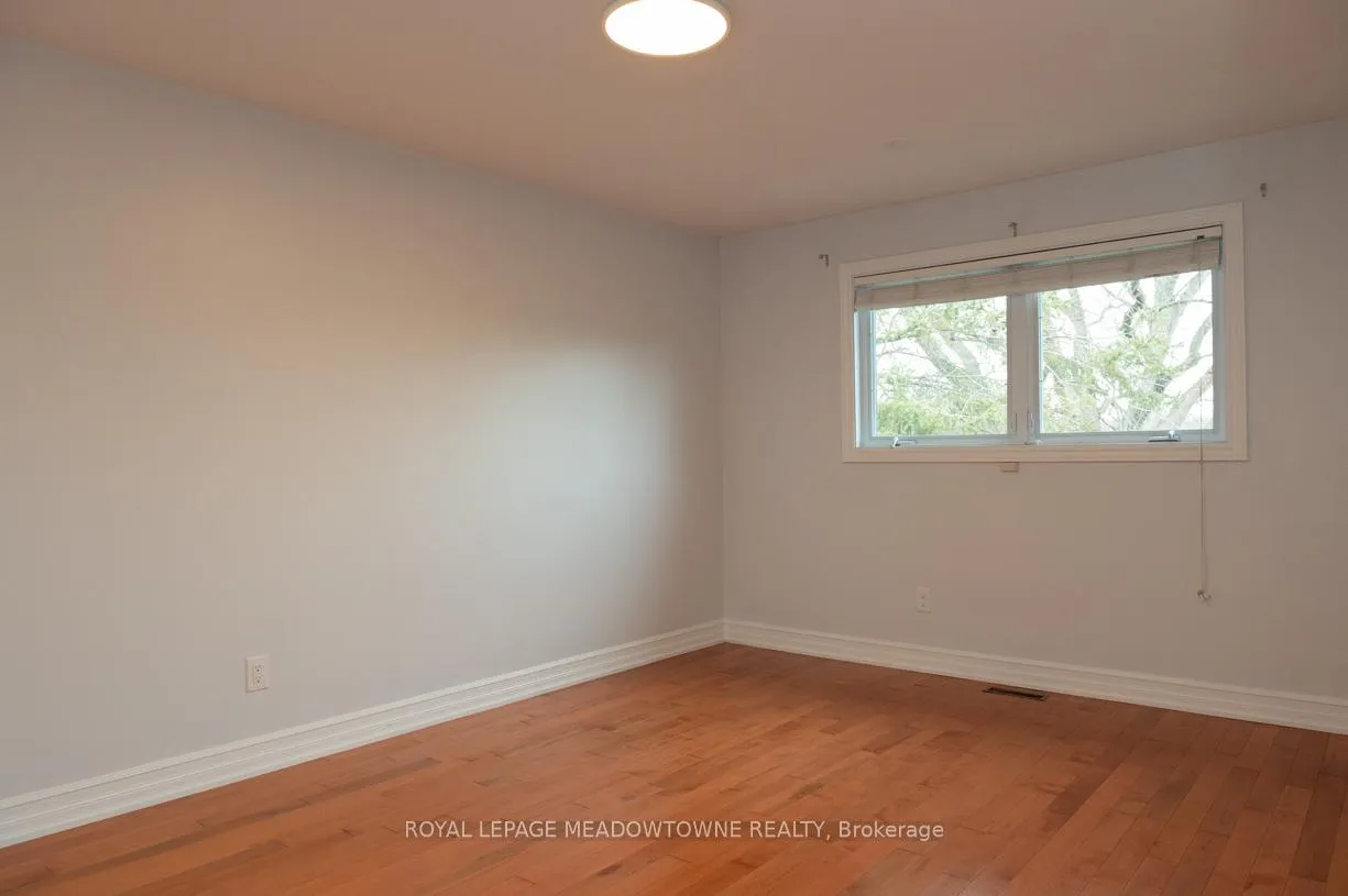 Photo 33 of 1435 Petrie Way, Mississauga, Clarkson — HOMEH