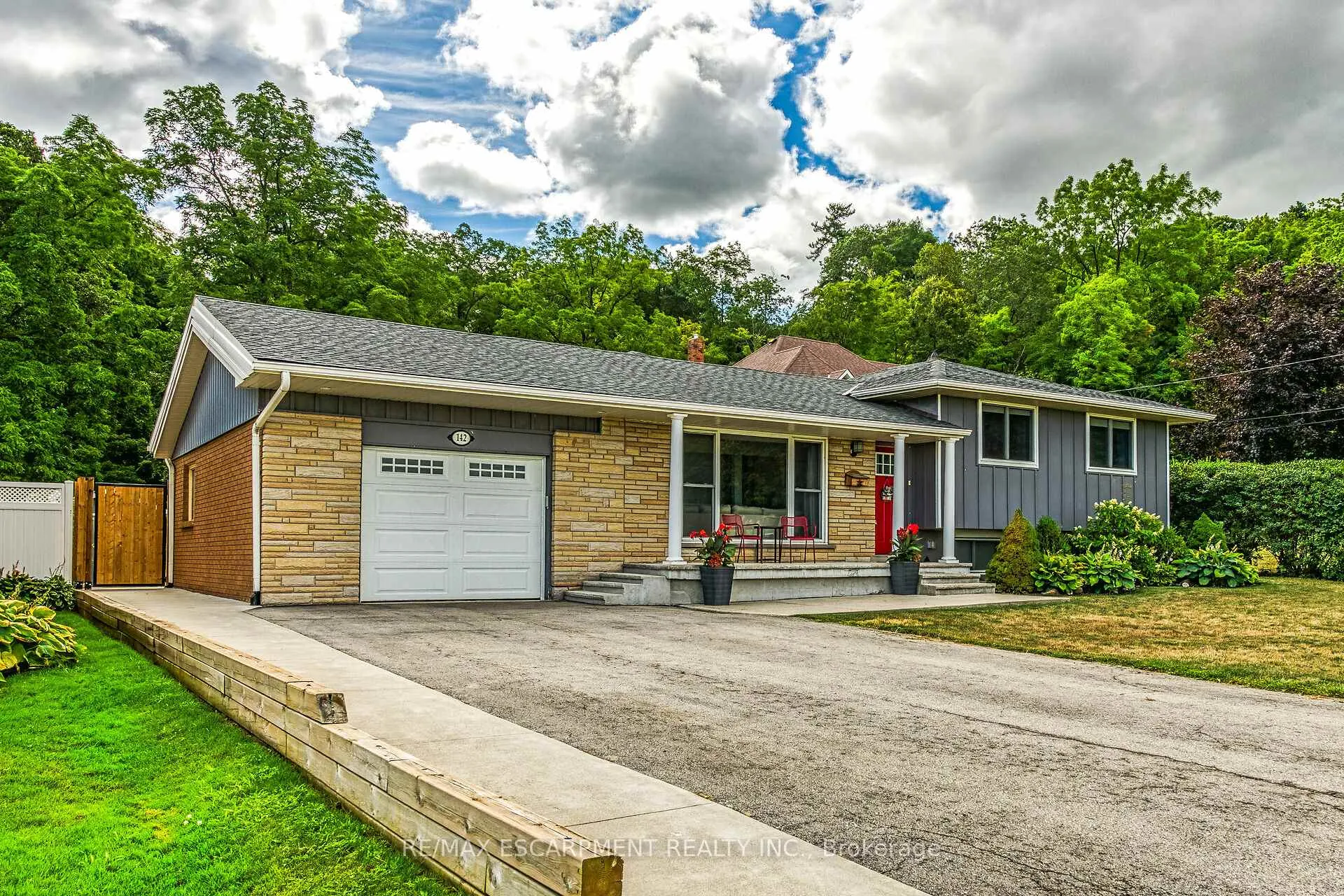 Photo 2 of 142 Mcneilly Road, Hamilton, Fruitland — HOMEH