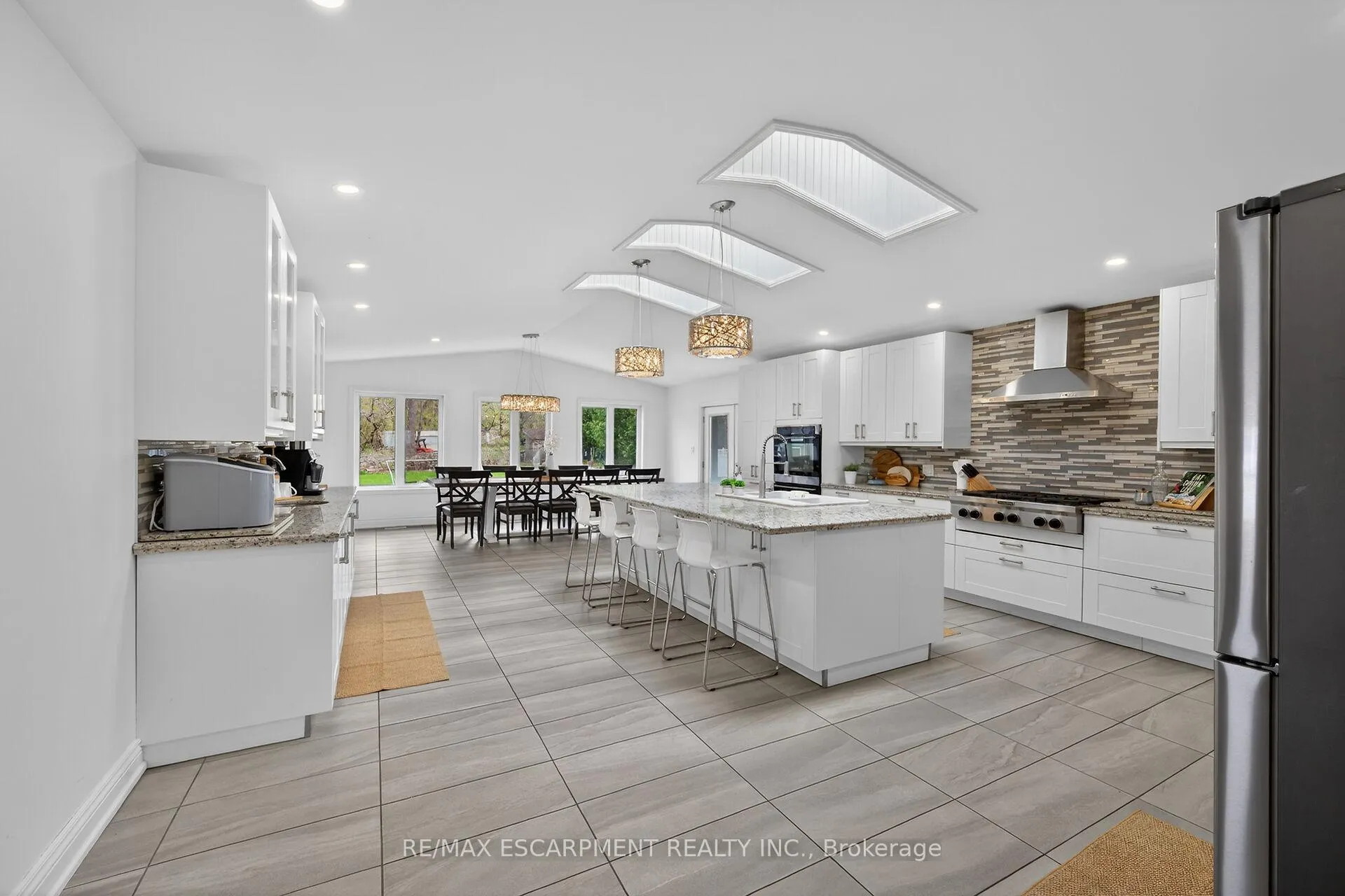 Photo 10 of 142 Mcneilly Road, Hamilton, Fruitland — HOMEH