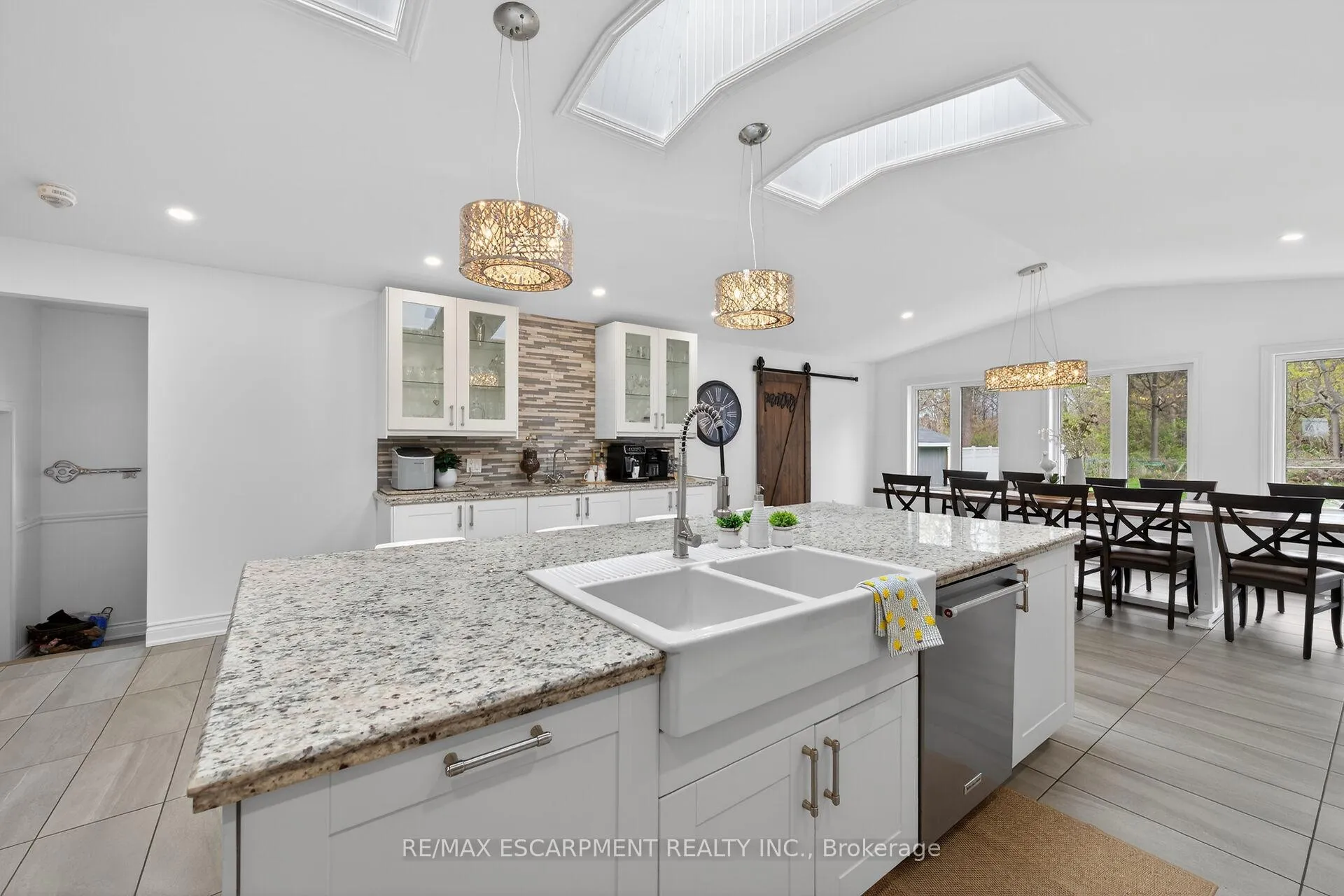 Photo 12 of 142 Mcneilly Road, Hamilton, Fruitland — HOMEH