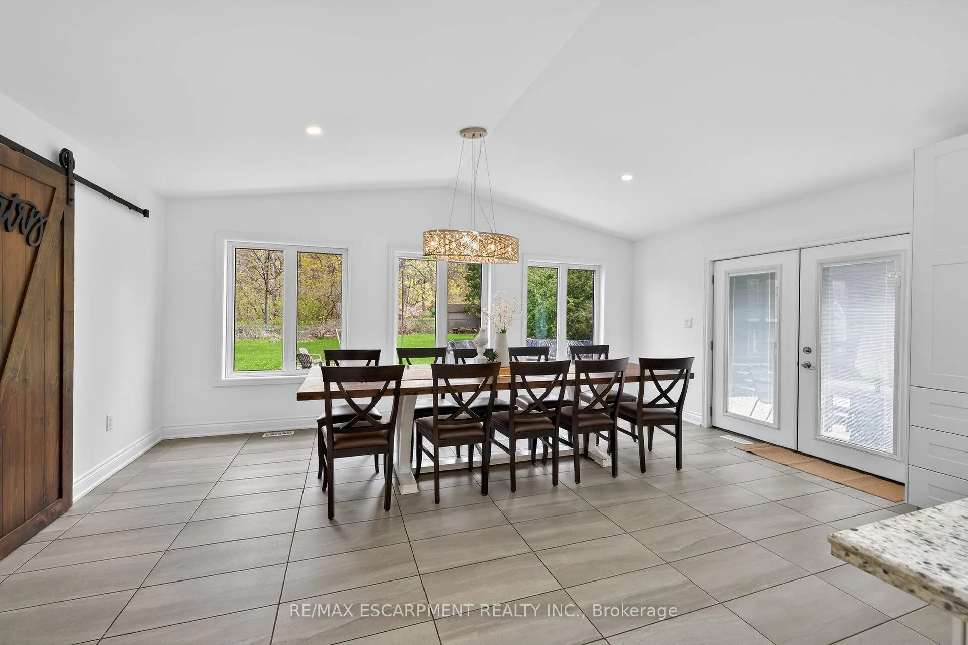 Photo 14 of 142 Mcneilly Road, Hamilton, Fruitland — HOMEH