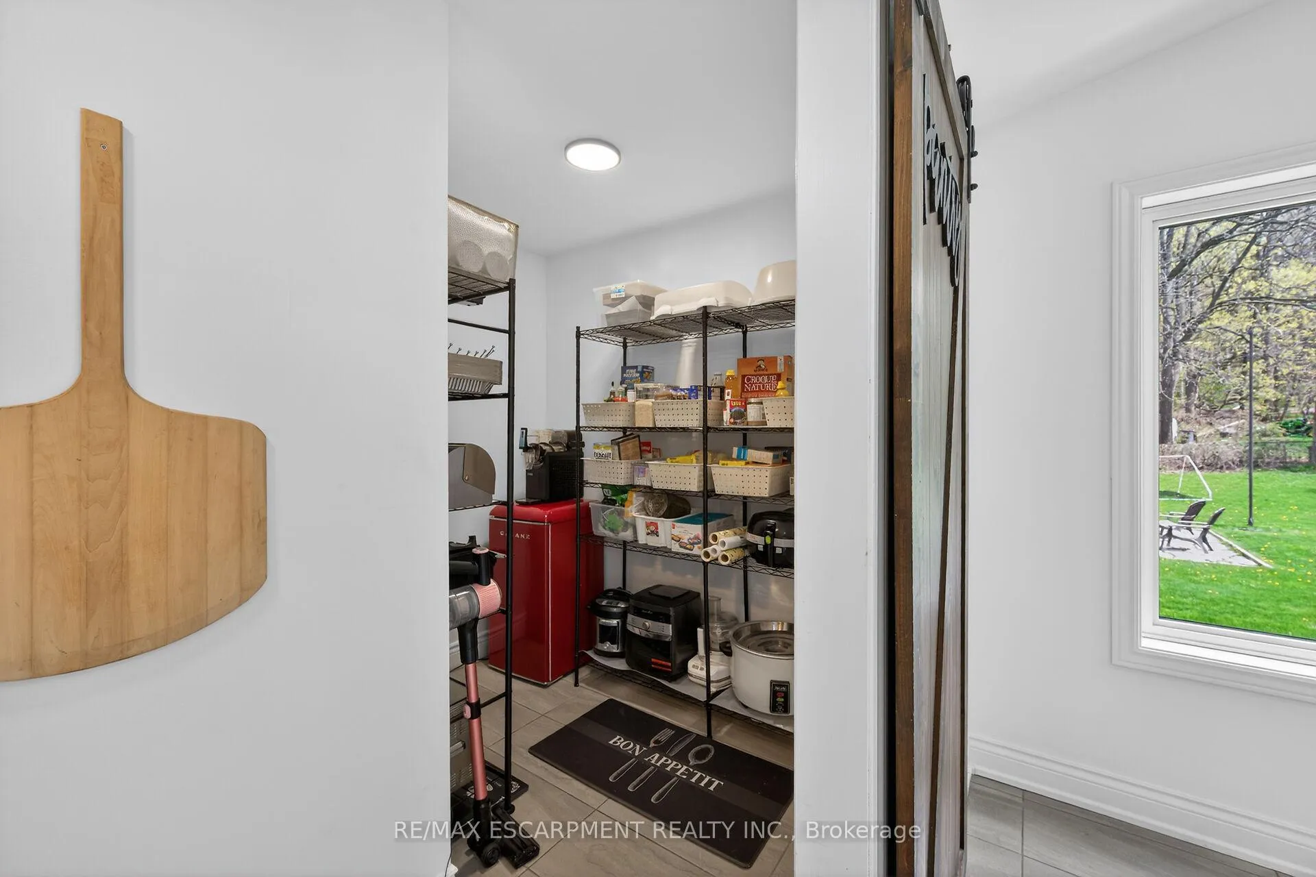 Photo 17 of 142 Mcneilly Road, Hamilton, Fruitland — HOMEH
