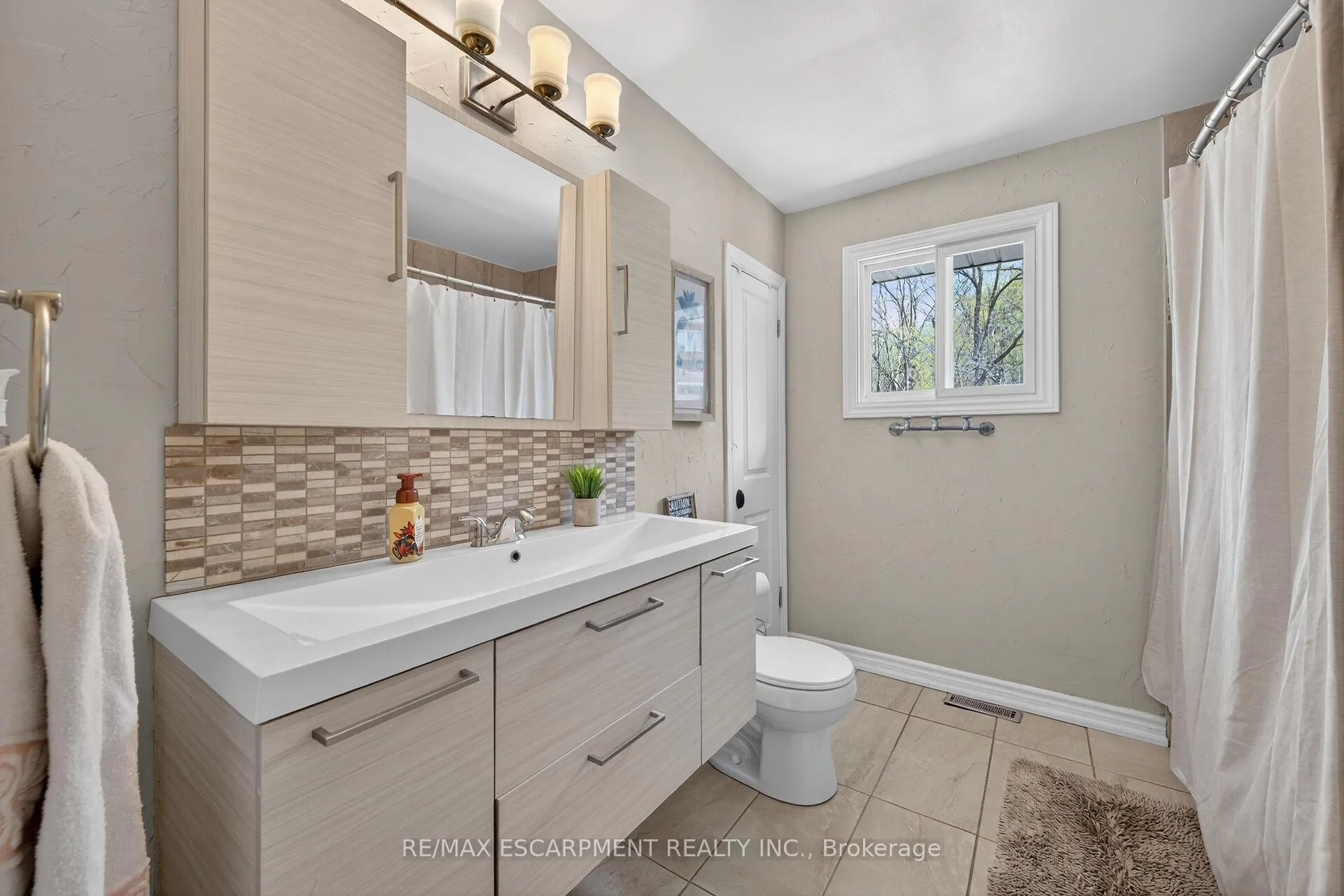 Photo 26 of 142 Mcneilly Road, Hamilton, Fruitland — HOMEH