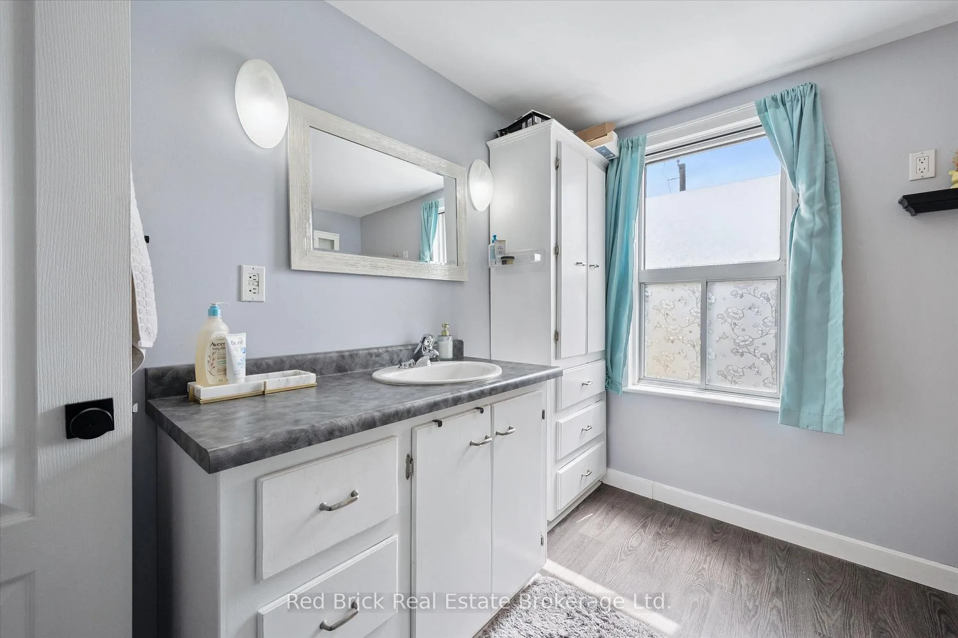 Photo 24 of 35 Inkerman Street, Guelph, Junction/Onward Willow — HOMEH