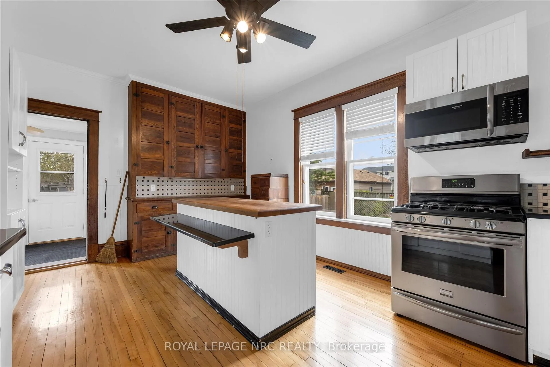 Photo 12 of 155 Ash Street, Port Colborne, Sugarloaf — HOMEH