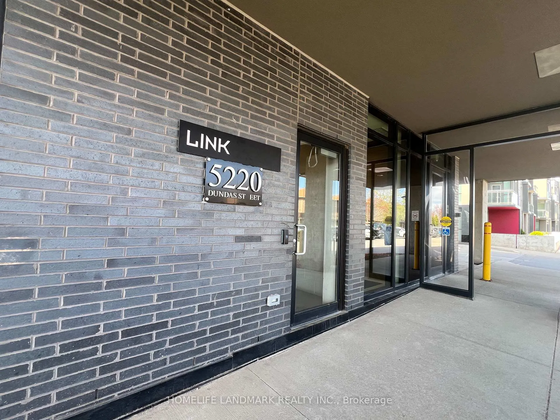 Photo 4 of Unit D414, 5220 Dundas Street, Burlington, Orchard — HOMEH