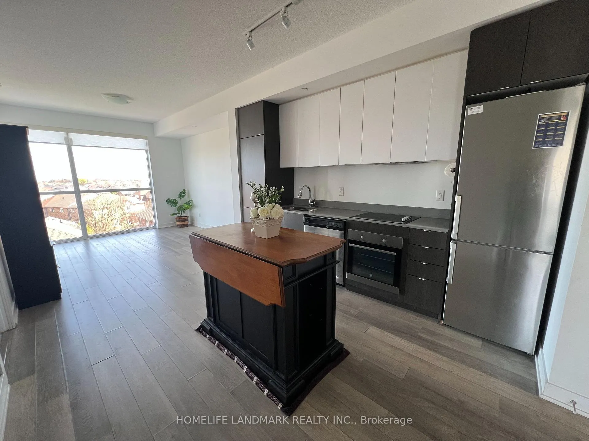 Photo 10 of Unit D414, 5220 Dundas Street, Burlington, Orchard — HOMEH