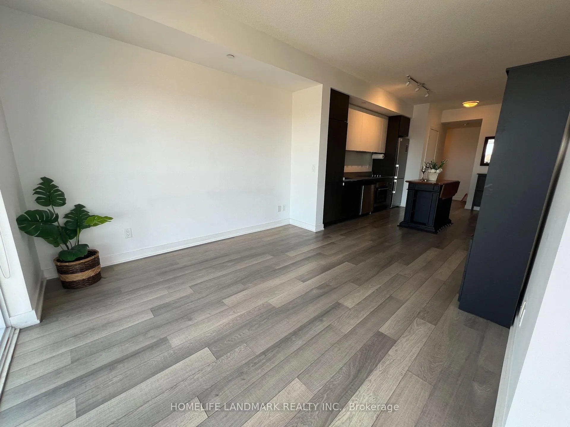 Photo 11 of Unit D414, 5220 Dundas Street, Burlington, Orchard — HOMEH