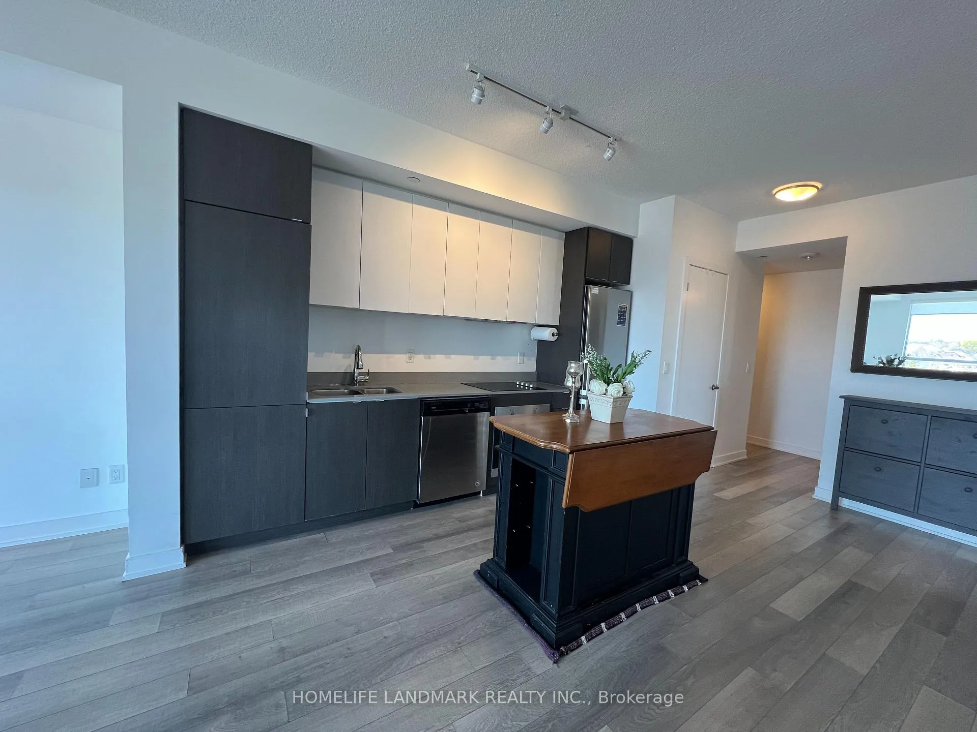 Photo 16 of Unit D414, 5220 Dundas Street, Burlington, Orchard — HOMEH