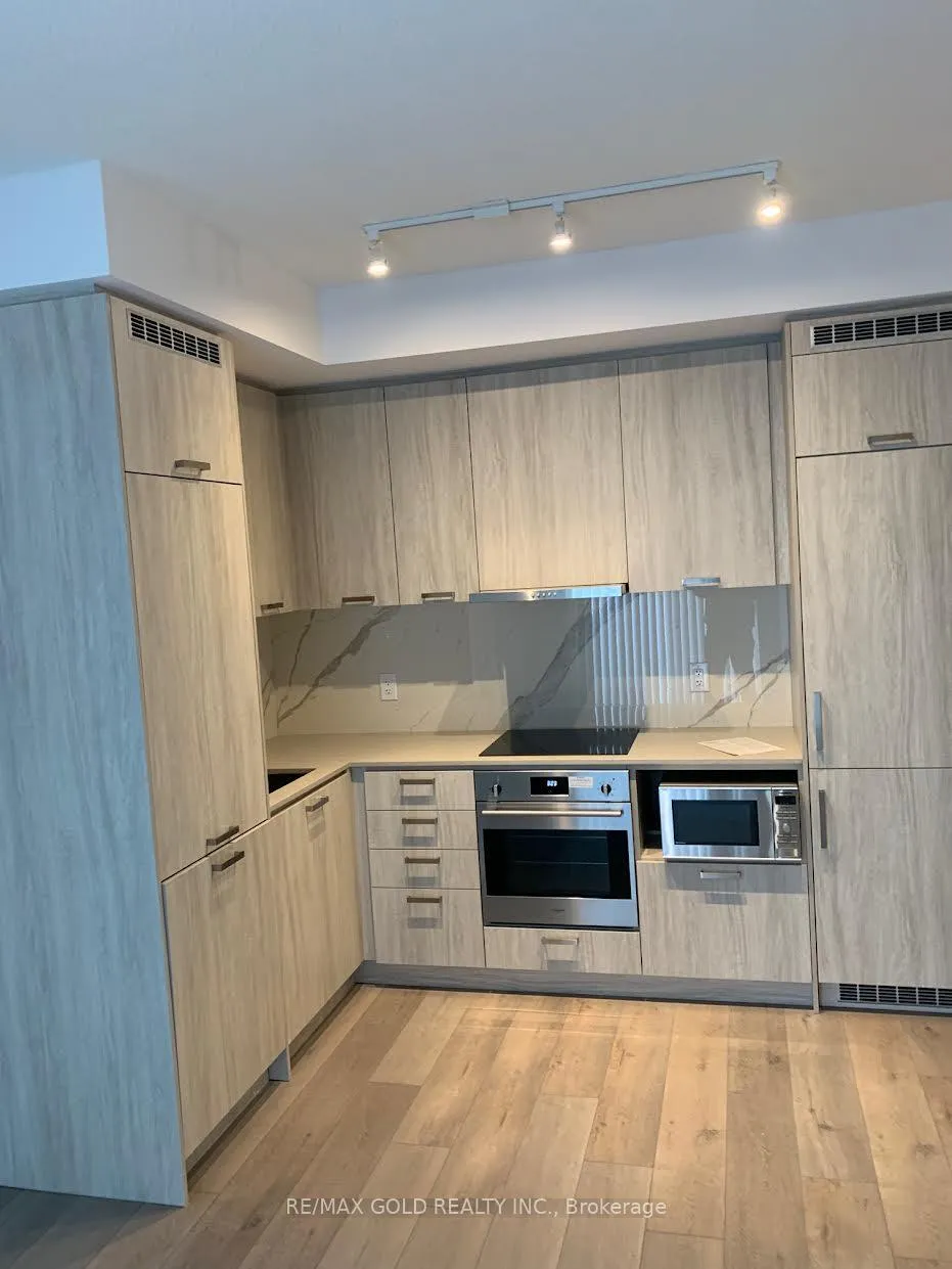 Photo 1 of Unit 1005, 38 Honeycrisp Crescent, Vaughan, Vaughan Corporate Centre — HOMEH