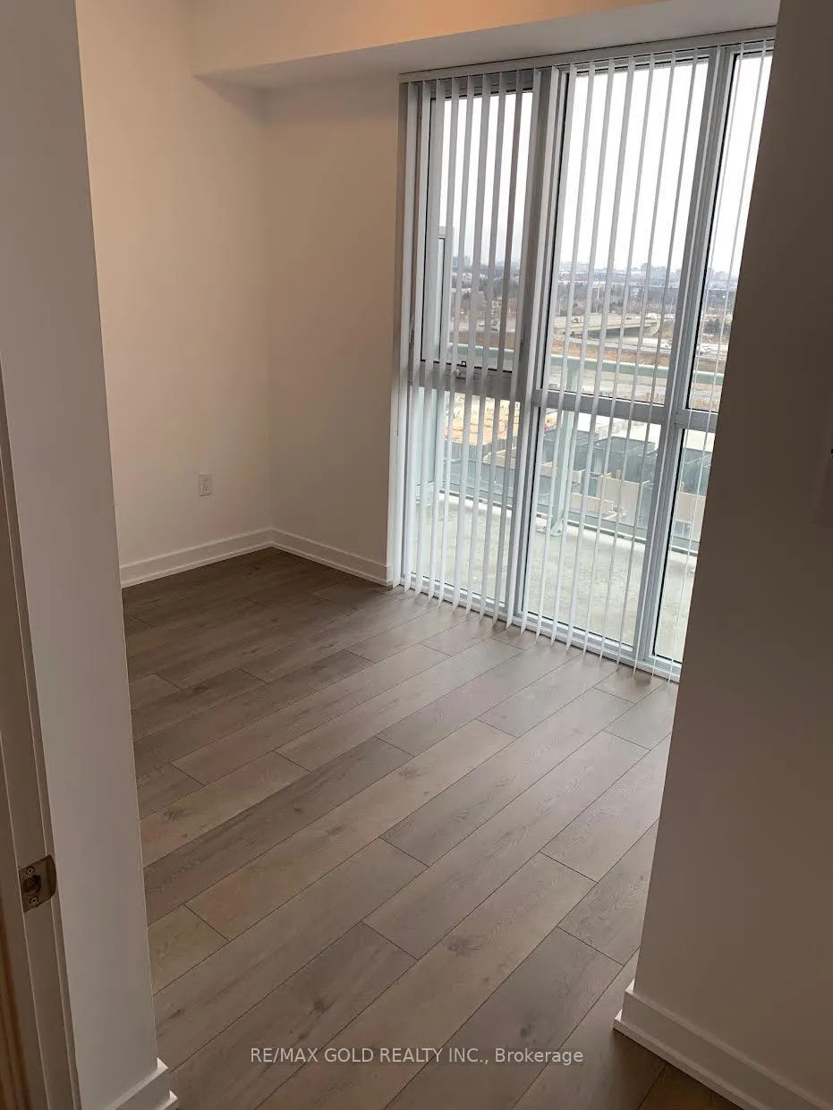 Photo 6 of Unit 1005, 38 Honeycrisp Crescent, Vaughan, Vaughan Corporate Centre — HOMEH