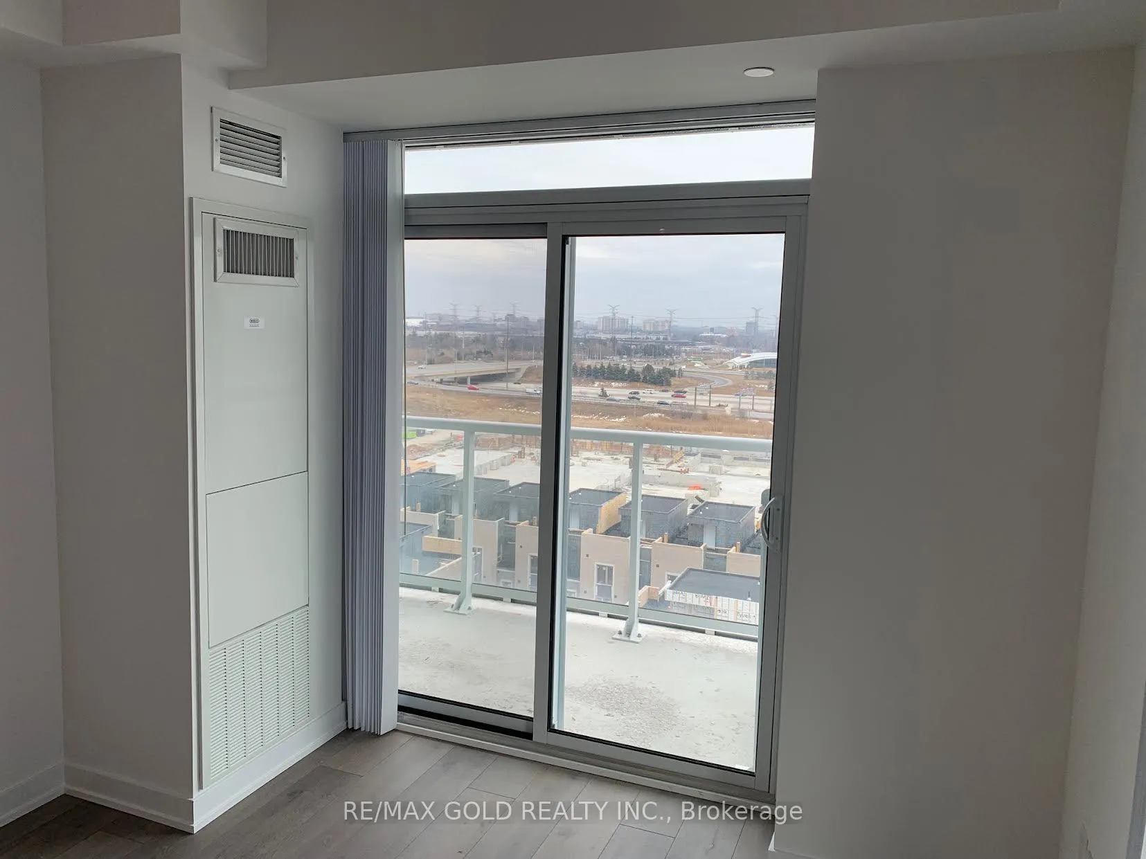 Photo 15 of Unit 1005, 38 Honeycrisp Crescent, Vaughan, Vaughan Corporate Centre — HOMEH