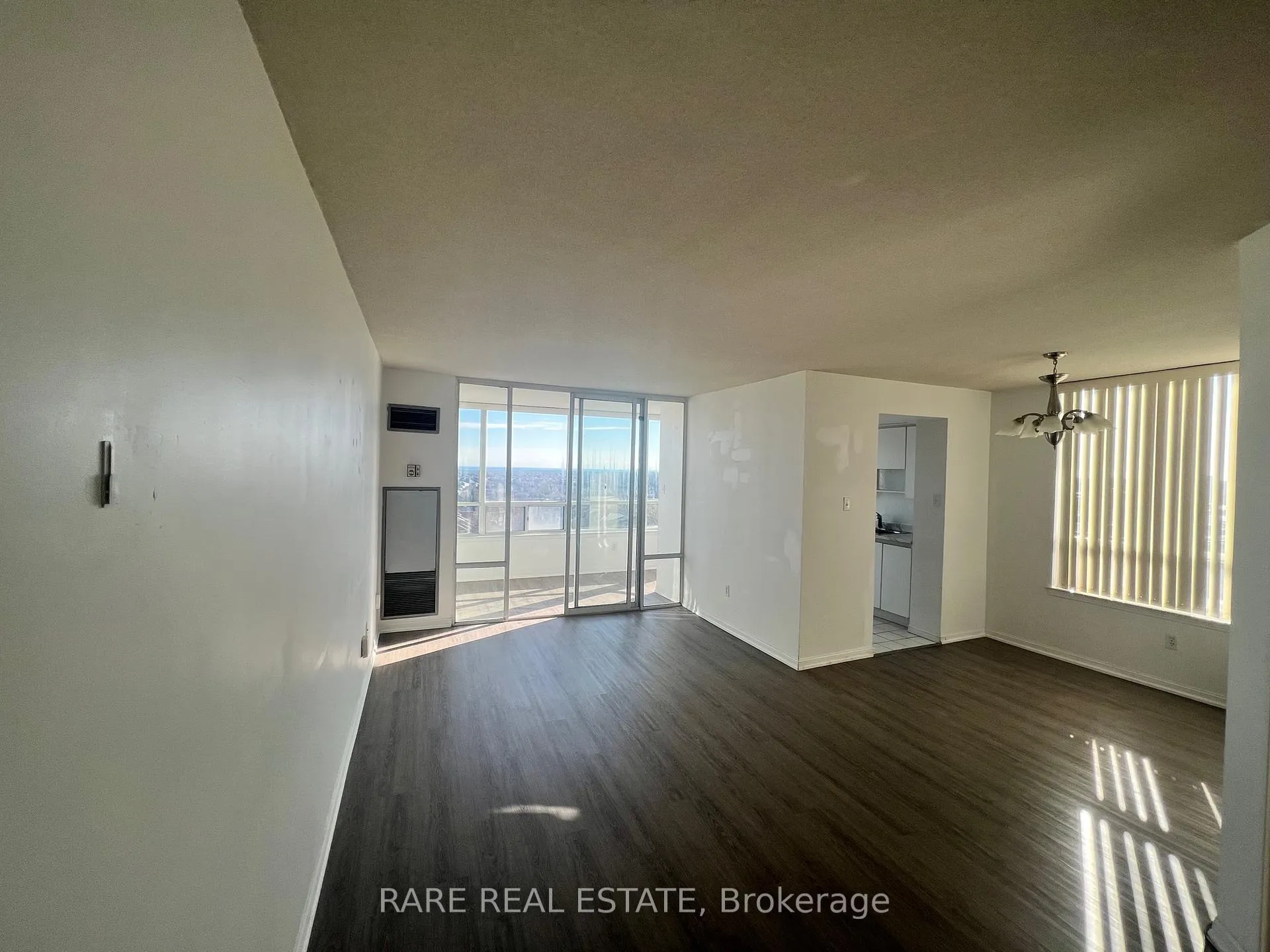 Front of Unit 905, 550 Webb Drive