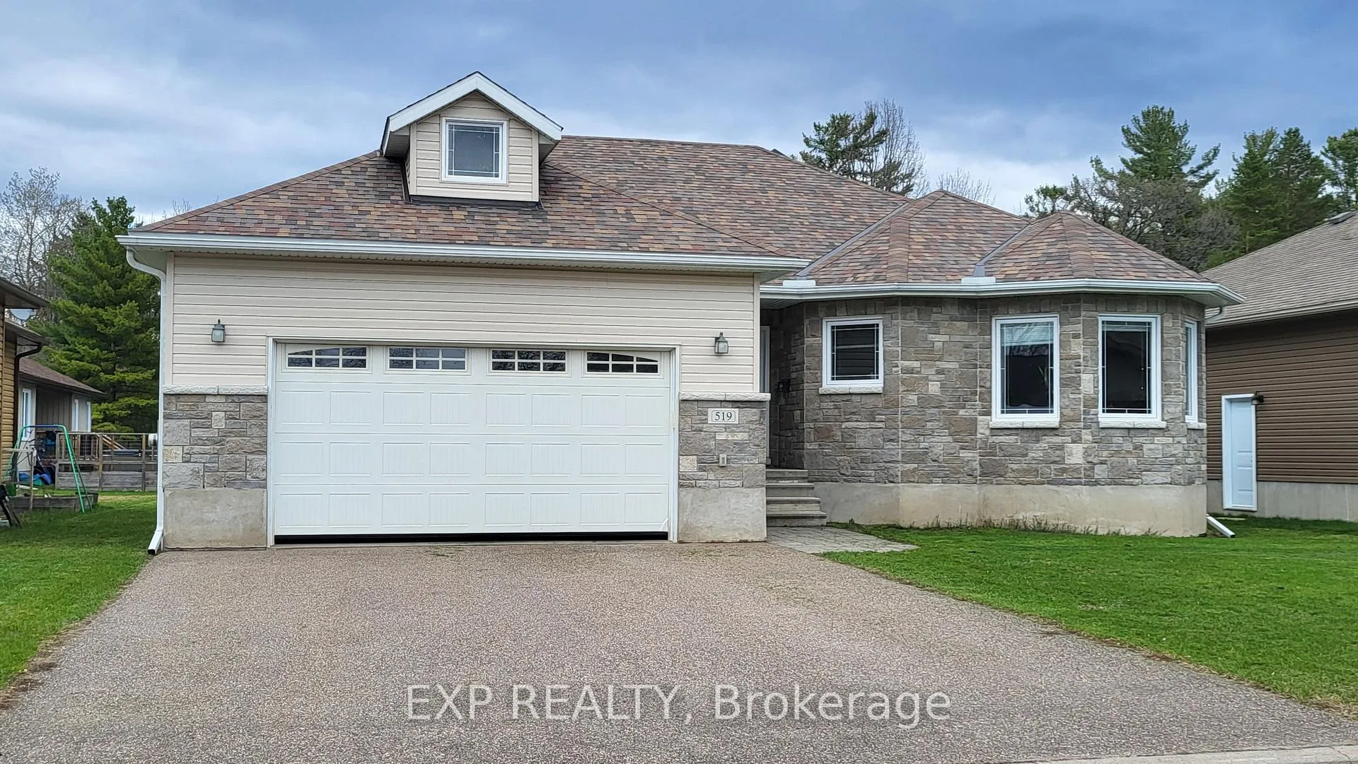 Photo 1 of 519 Coleraine Drive, Renfrew — HOMEH
