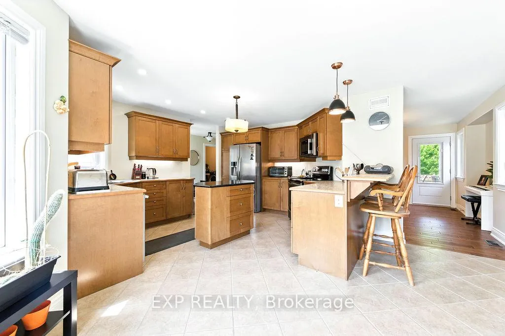 Photo 8 of 519 Coleraine Drive, Renfrew — HOMEH