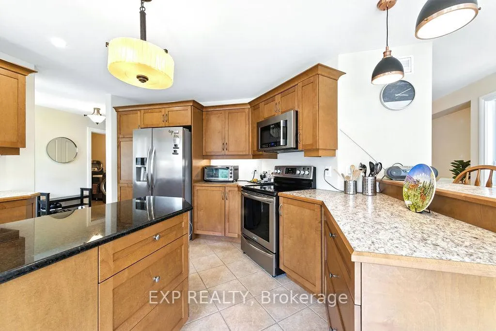 Photo 10 of 519 Coleraine Drive, Renfrew — HOMEH