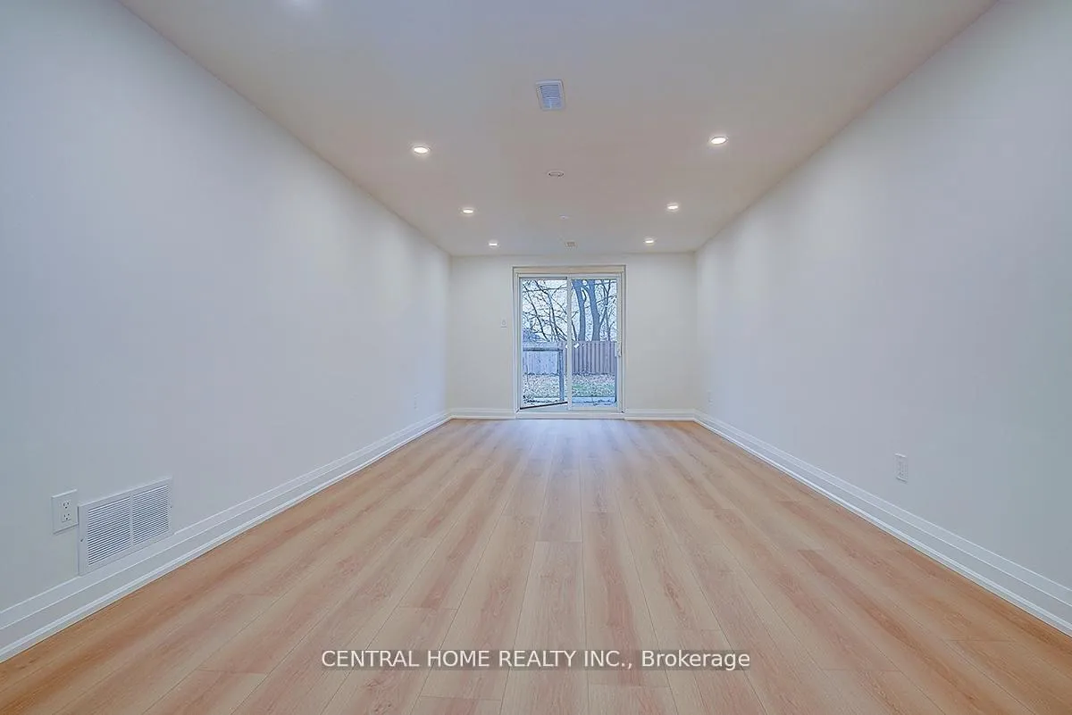 Photo 21 of Unit Lower, 50 Sherwood Forest Drive, Markham, Bullock — HOMEH