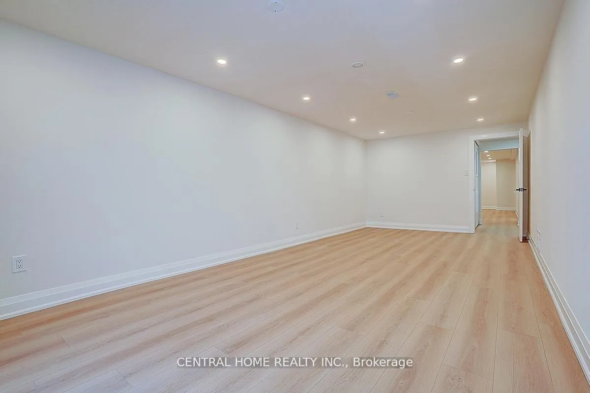 Photo 4 of Unit Lower, 50 Sherwood Forest Drive, Markham, Bullock — HOMEH