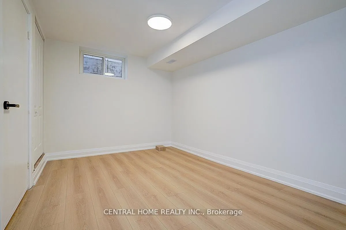 Photo 5 of Unit Lower, 50 Sherwood Forest Drive, Markham, Bullock — HOMEH