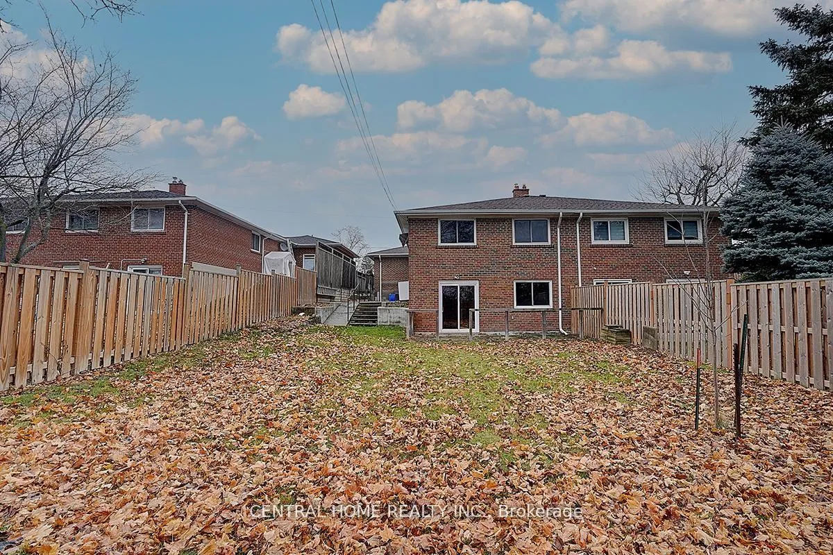 Photo 14 of Unit Lower, 50 Sherwood Forest Drive, Markham, Bullock — HOMEH