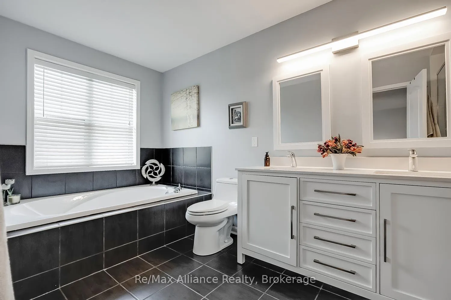 Photo 23 of 1246 Robson Crescent, Milton, Beaty — HOMEH