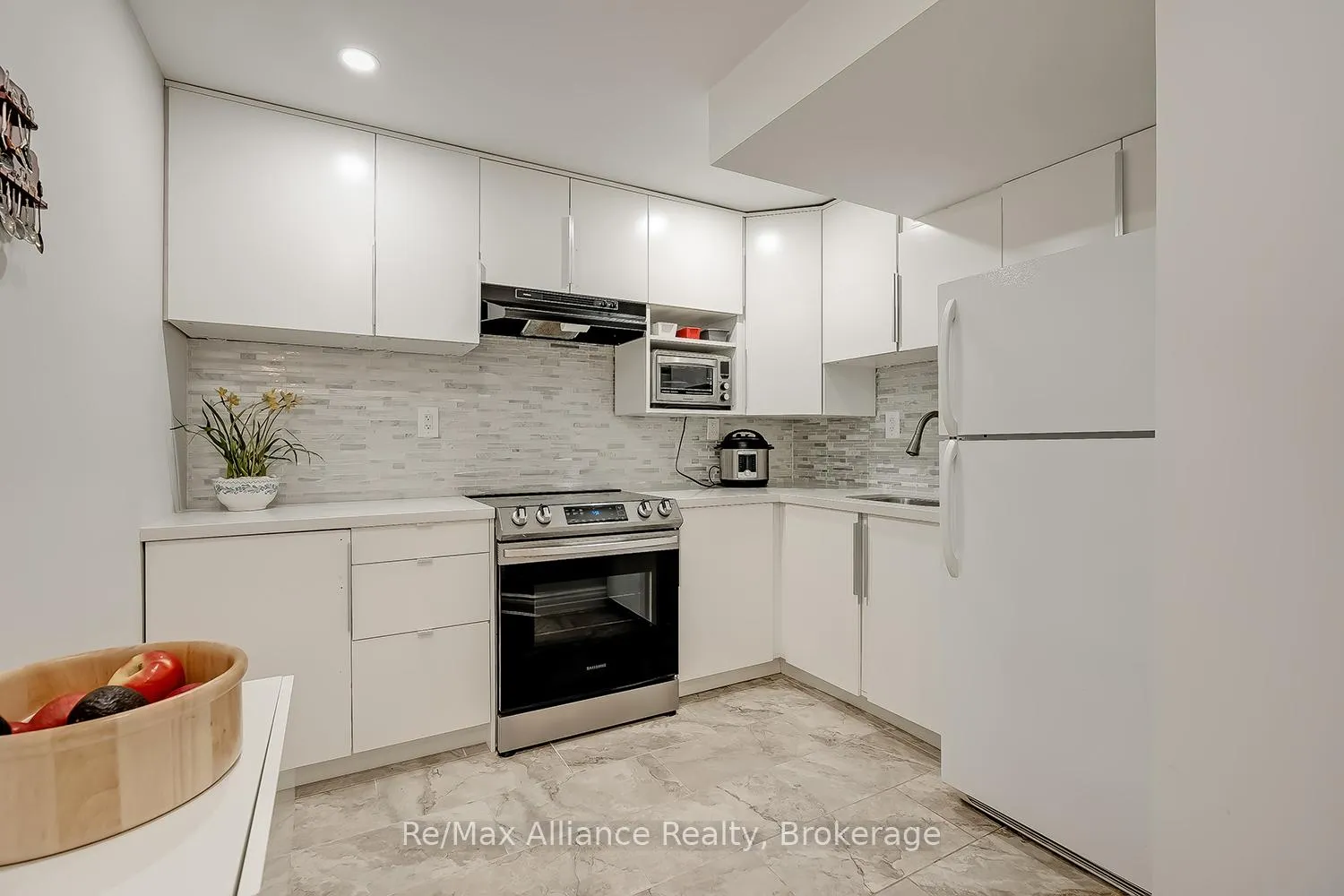 Photo 36 of 1246 Robson Crescent, Milton, Beaty — HOMEH