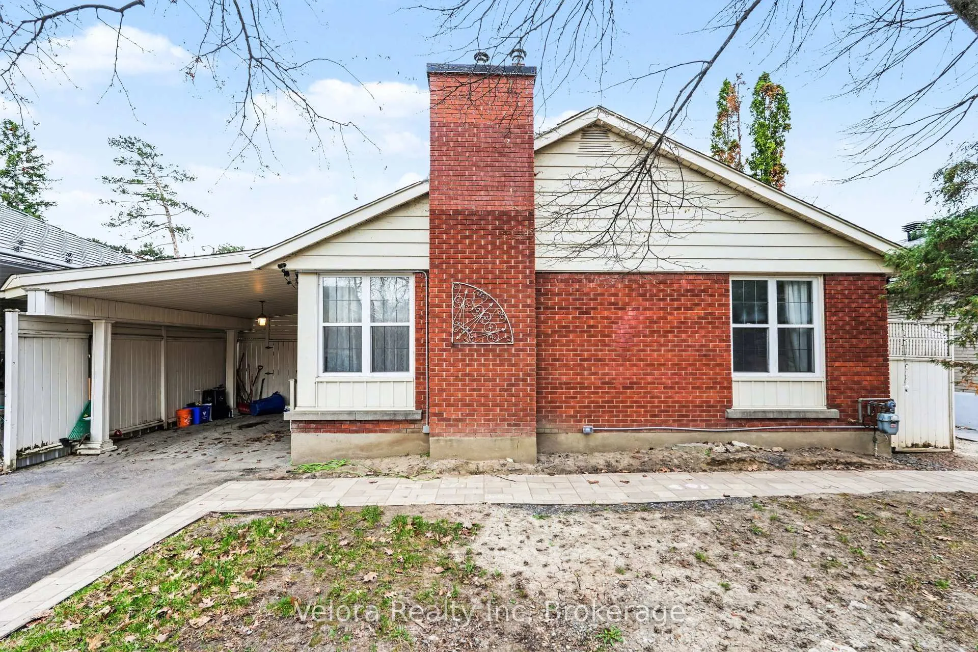 Photo 1 of 672 Fraser Avenue, Ottawa, Laurentianview — HOMEH