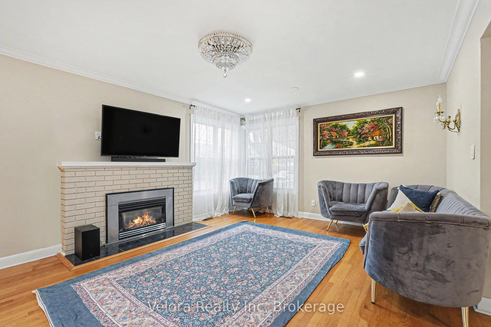 Photo 3 of 672 Fraser Avenue, Ottawa, Laurentianview — HOMEH