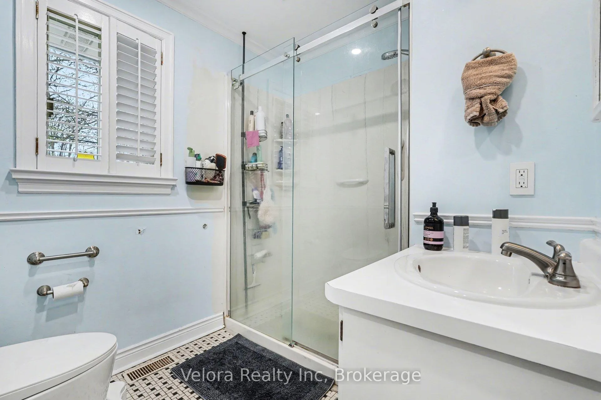 Photo 10 of 672 Fraser Avenue, Ottawa, Laurentianview — HOMEH