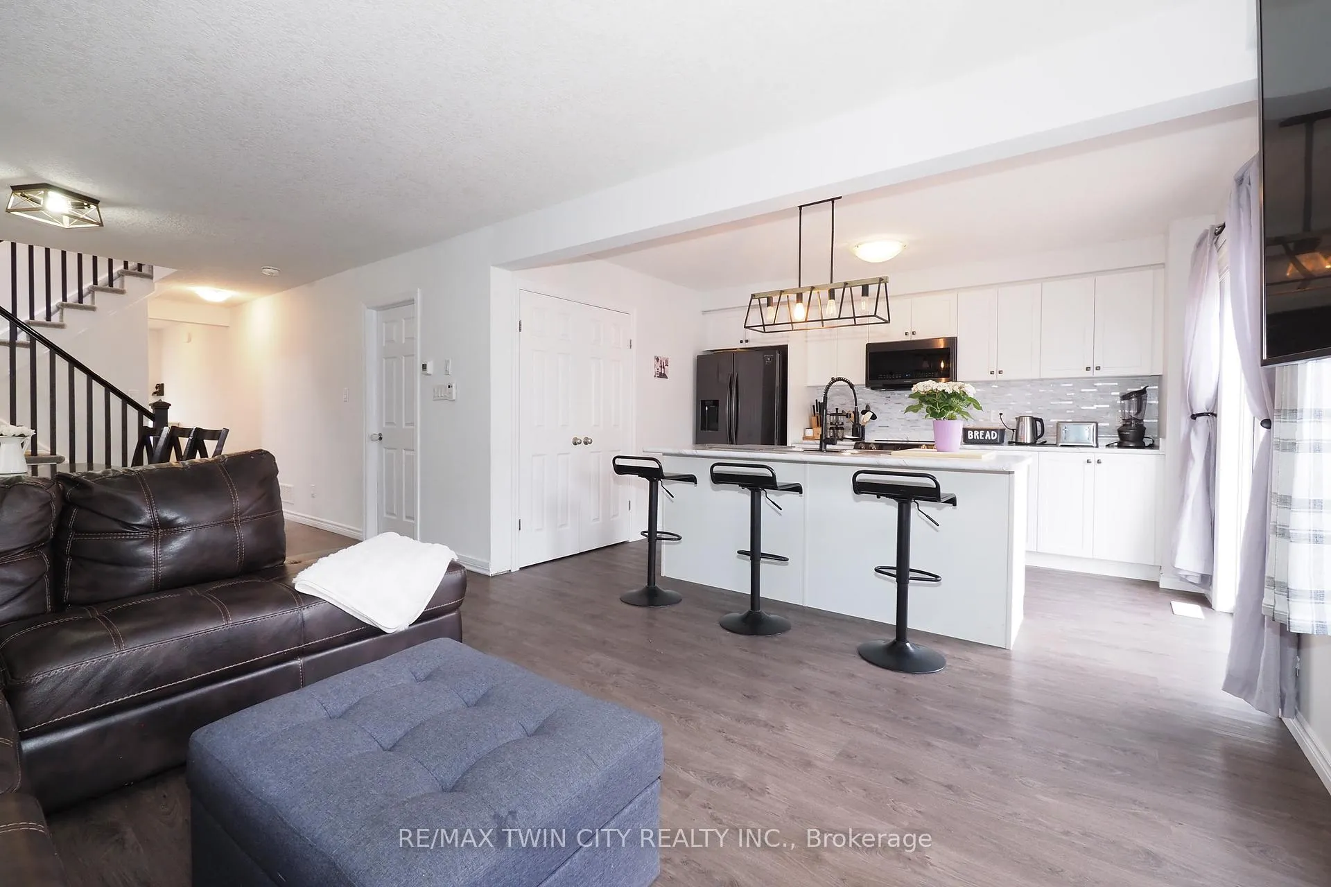 Photo 7 of 27 Gleason Crescent, Kitchener — HOMEH
