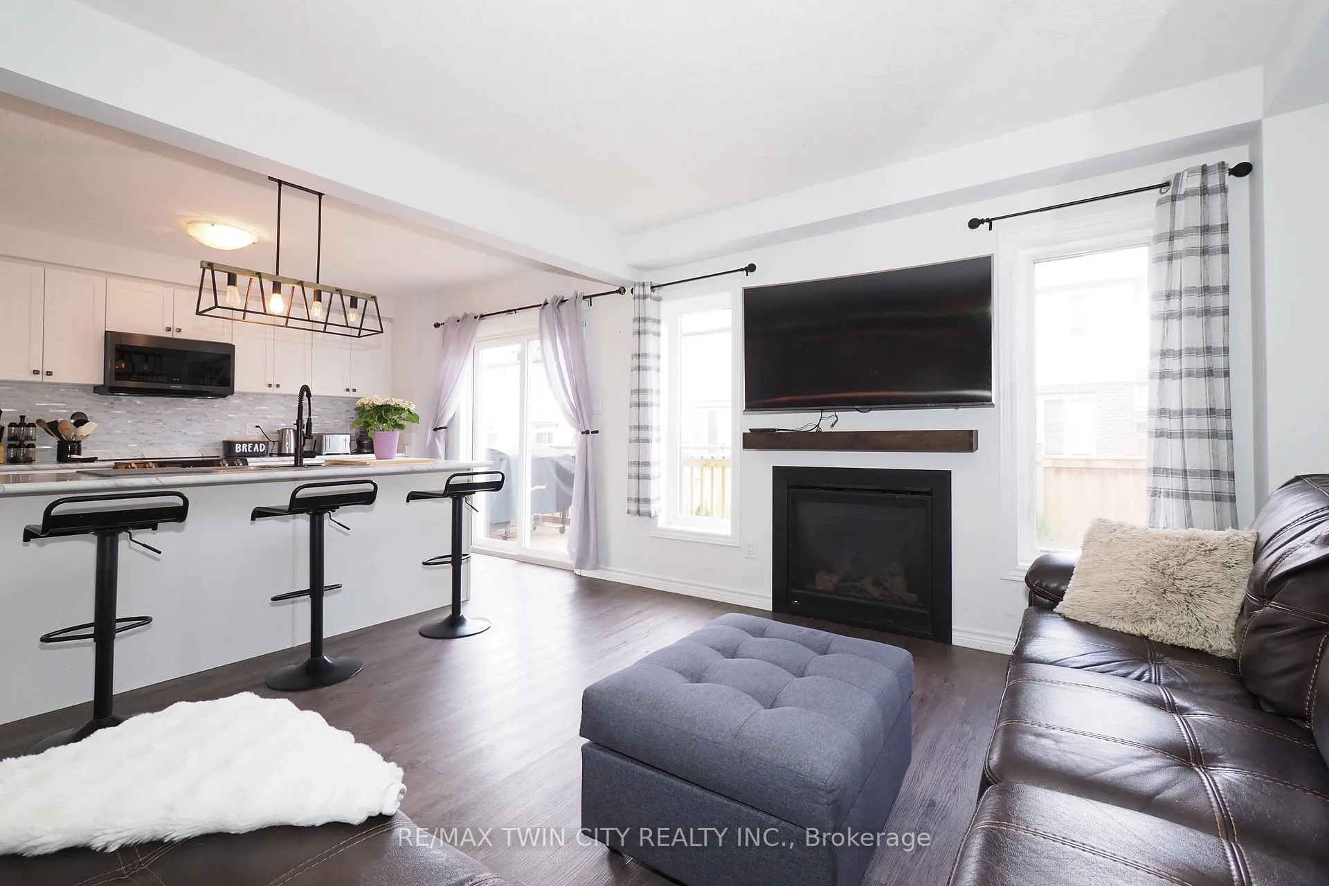 Photo 8 of 27 Gleason Crescent, Kitchener — HOMEH