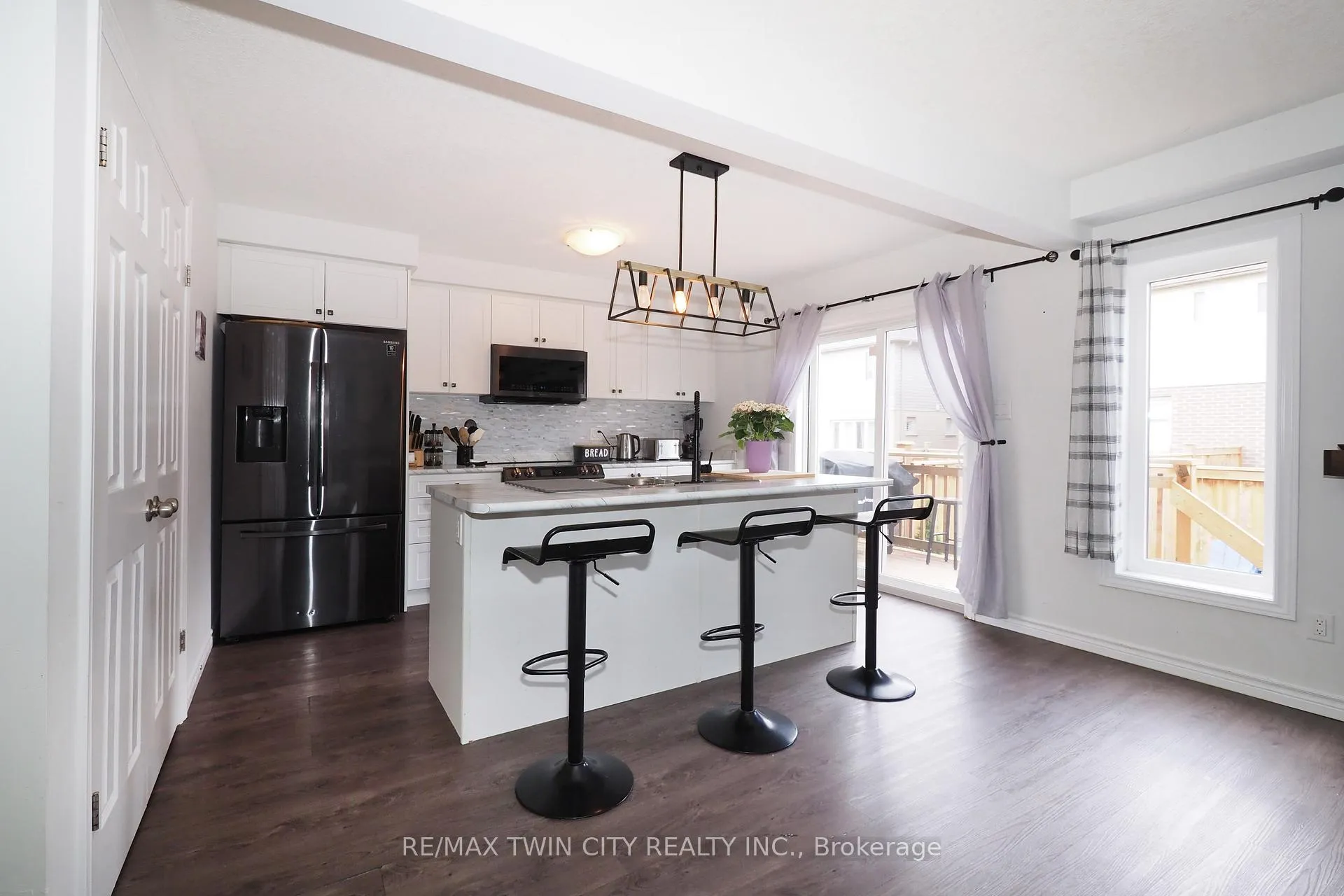 Photo 11 of 27 Gleason Crescent, Kitchener — HOMEH