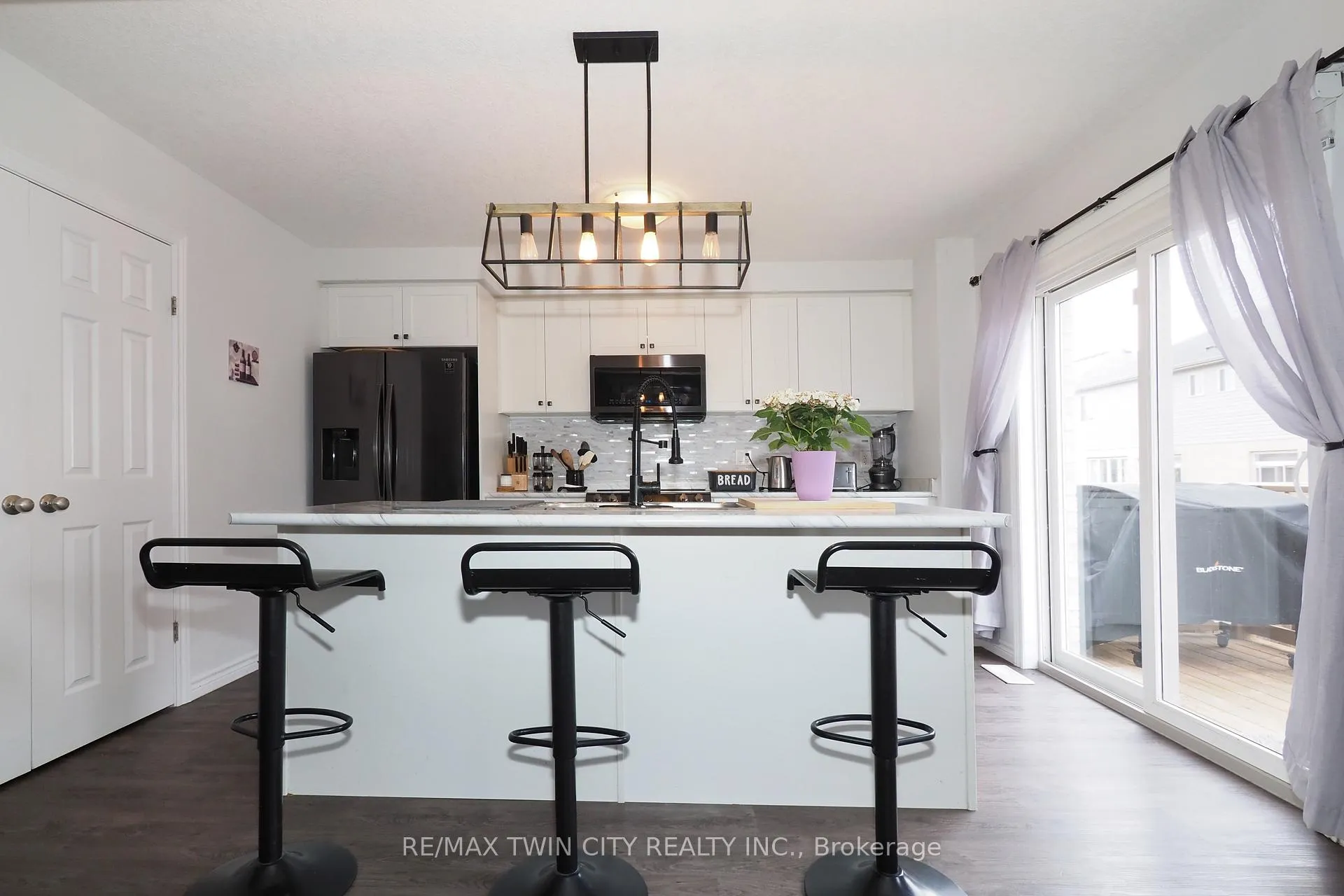 Photo 12 of 27 Gleason Crescent, Kitchener — HOMEH