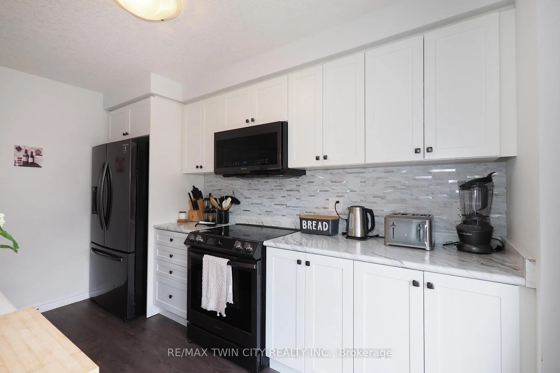 Photo 14 of 27 Gleason Crescent, Kitchener — HOMEH