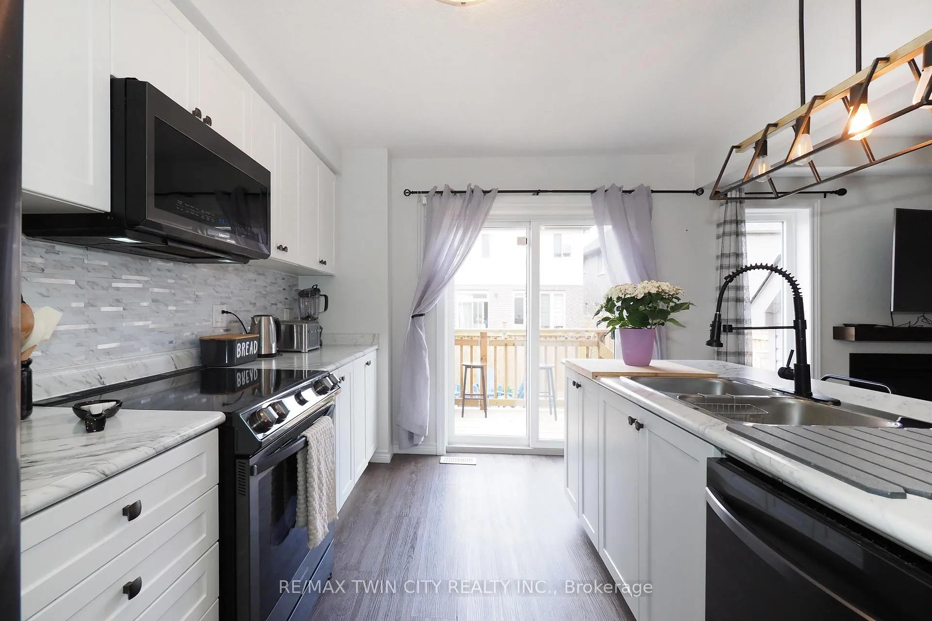 Photo 17 of 27 Gleason Crescent, Kitchener — HOMEH