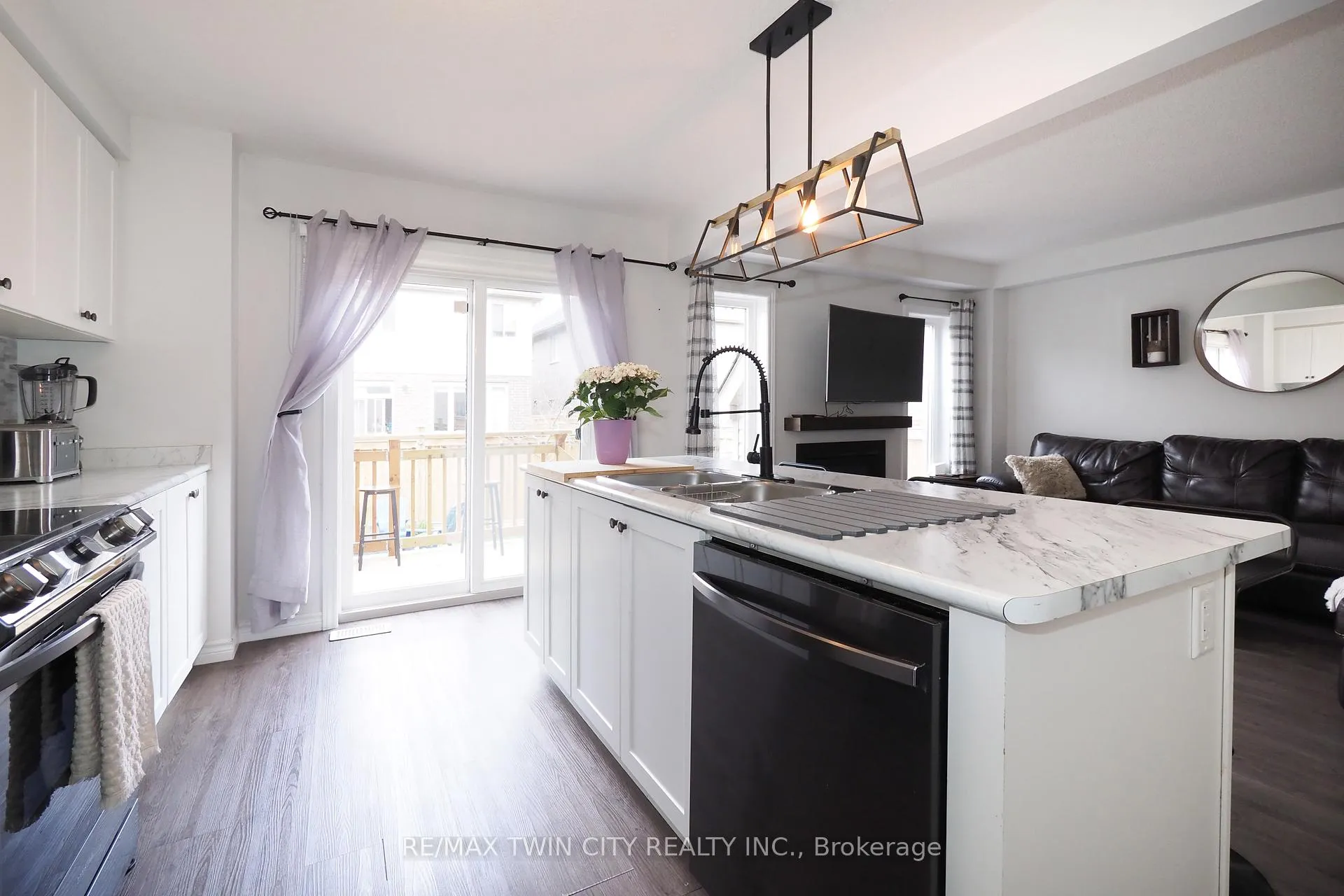 Photo 18 of 27 Gleason Crescent, Kitchener — HOMEH