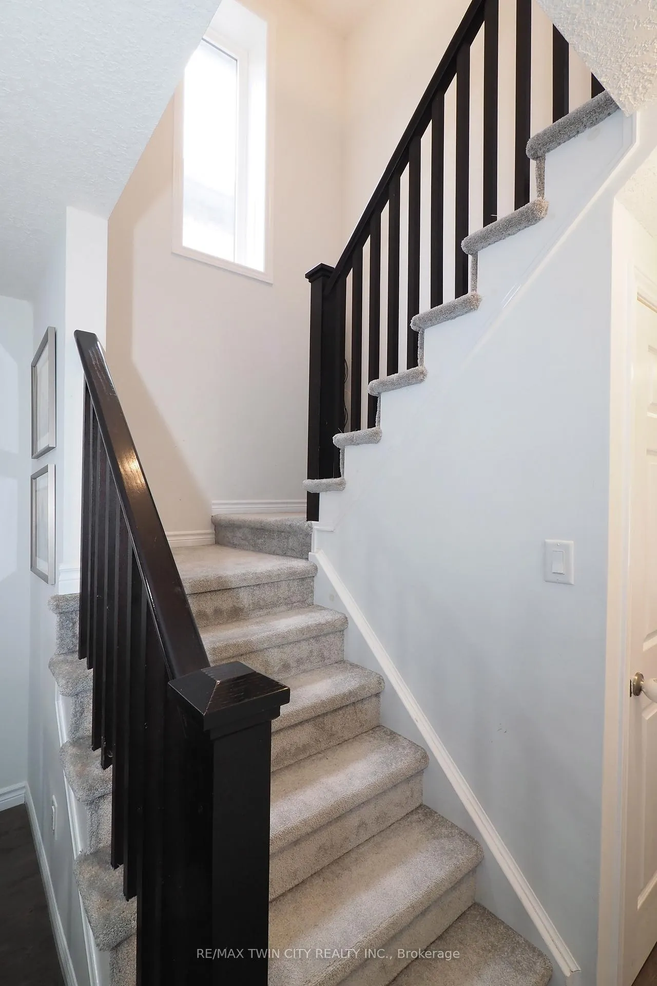 Photo 19 of 27 Gleason Crescent, Kitchener — HOMEH