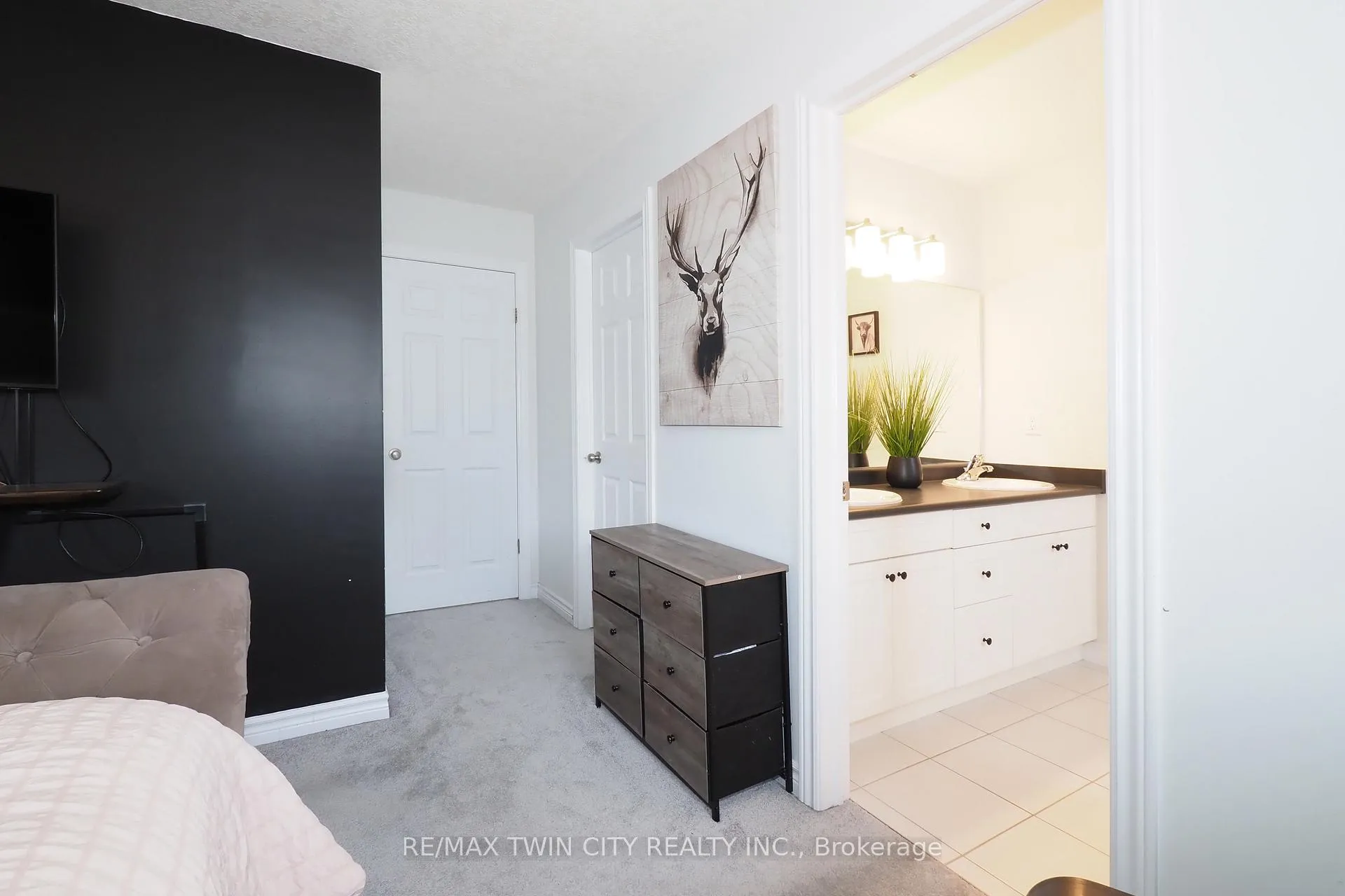 Photo 22 of 27 Gleason Crescent, Kitchener — HOMEH
