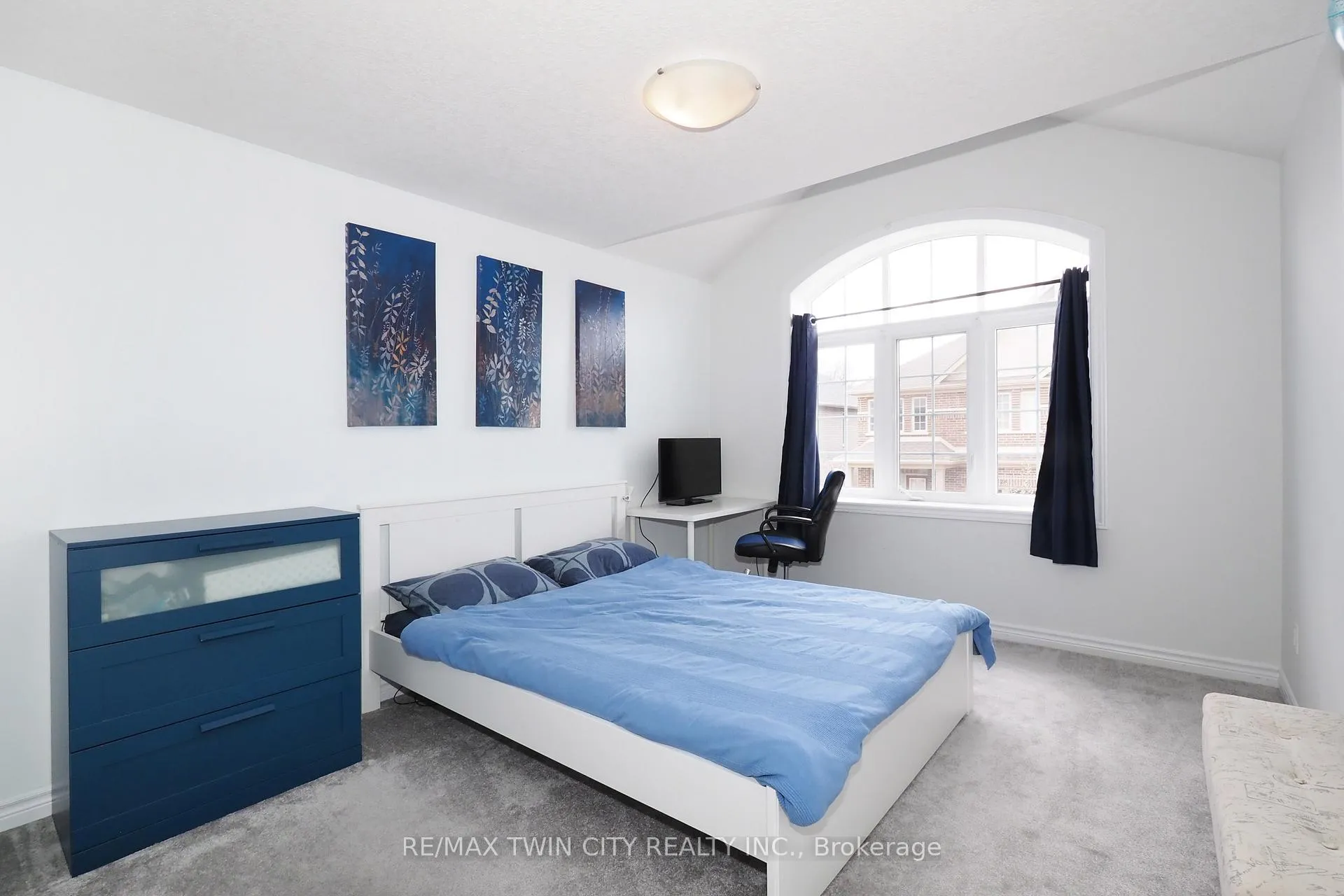 Photo 24 of 27 Gleason Crescent, Kitchener — HOMEH