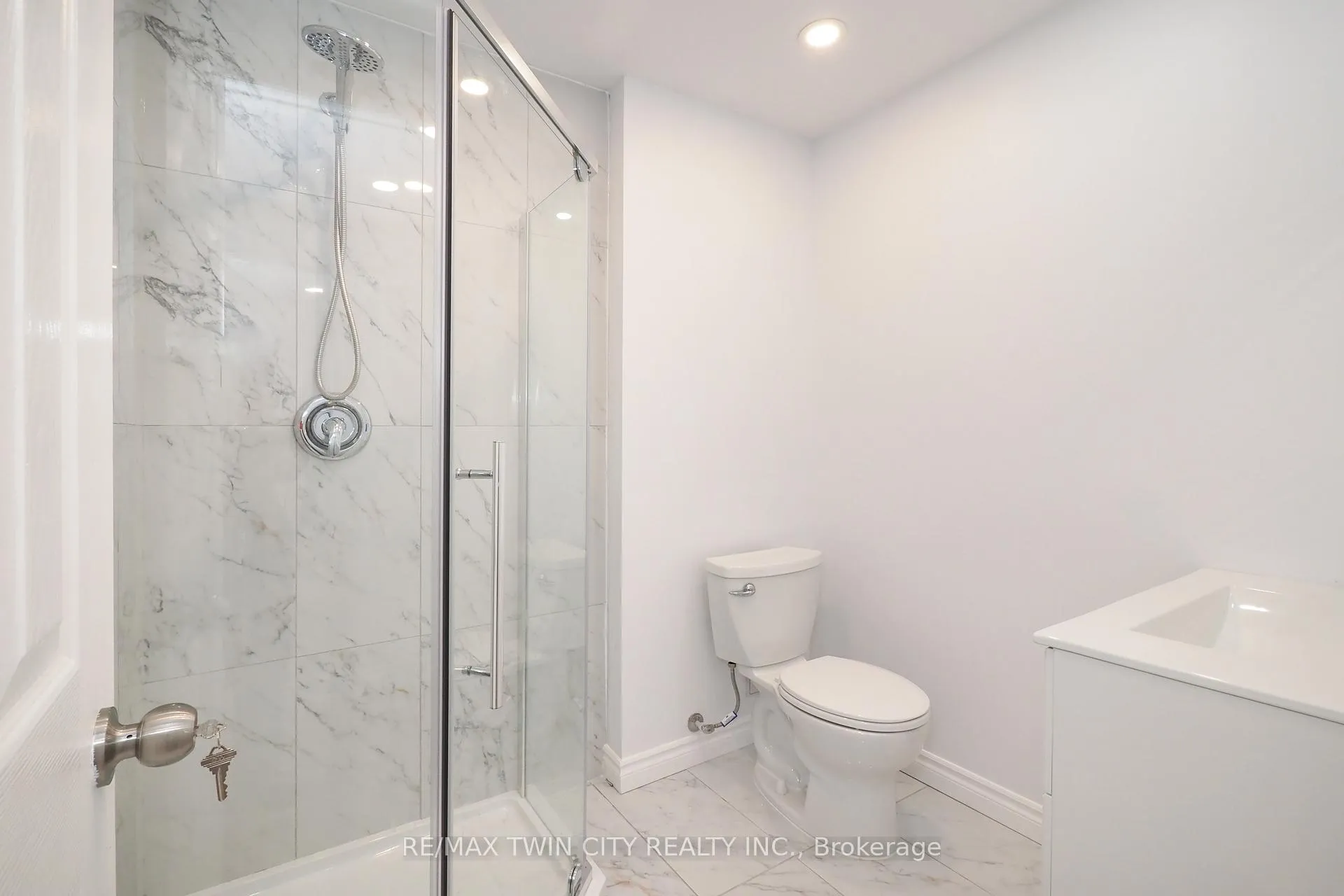 Photo 35 of 27 Gleason Crescent, Kitchener — HOMEH
