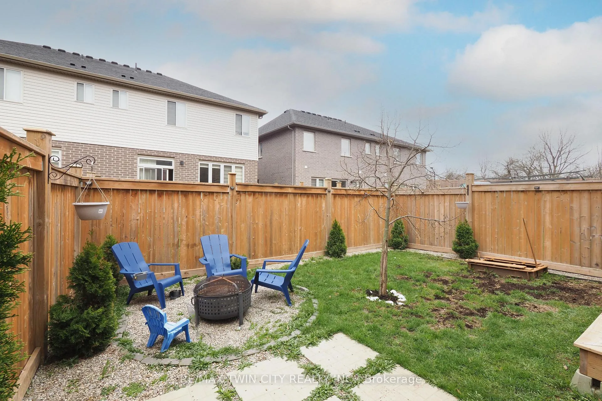 Photo 41 of 27 Gleason Crescent, Kitchener — HOMEH